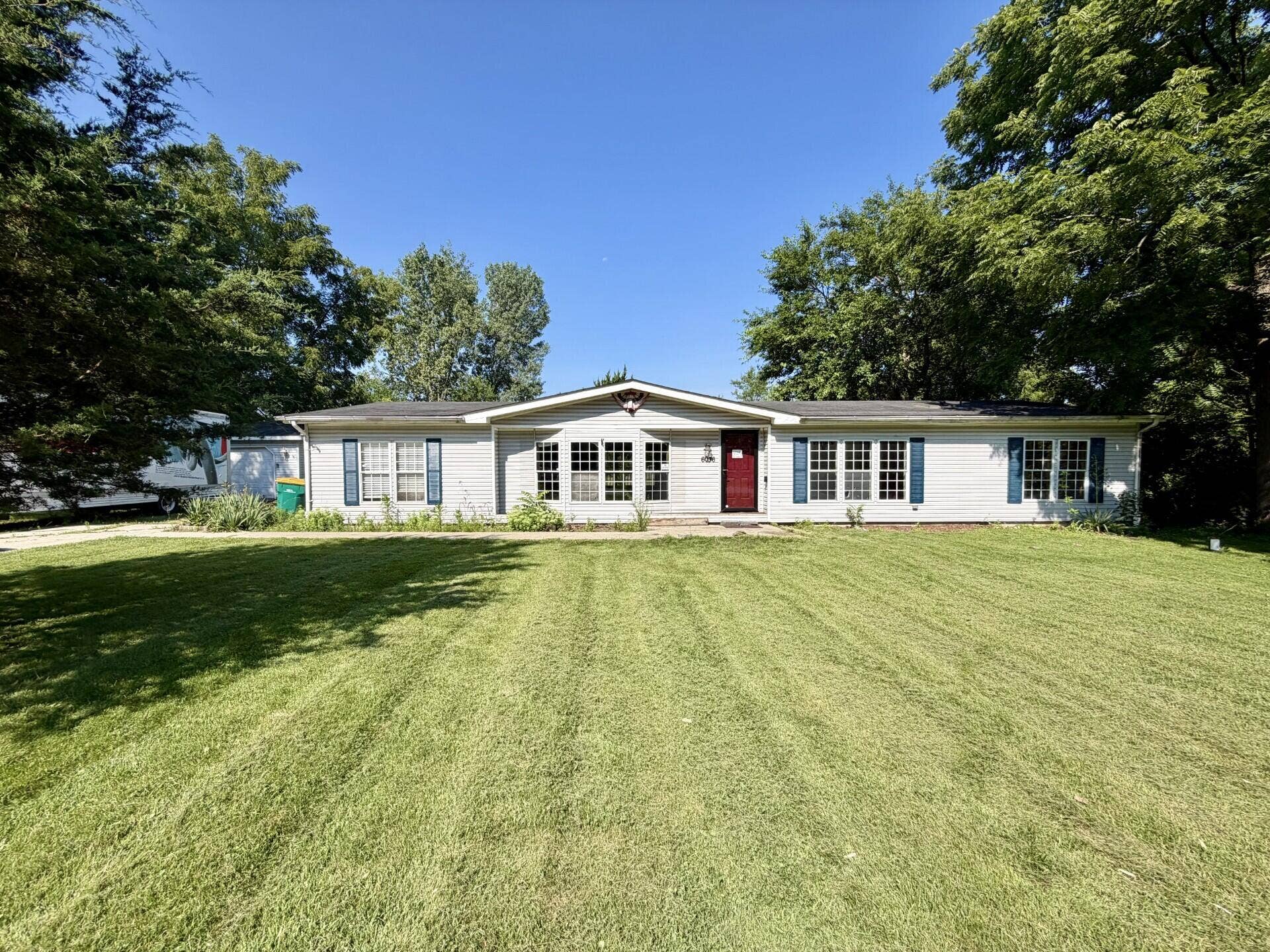 6036 Vermont Street, Merrillville, IN 46410 0273256d-30b5-4b27-af33-de40c1af4bd0