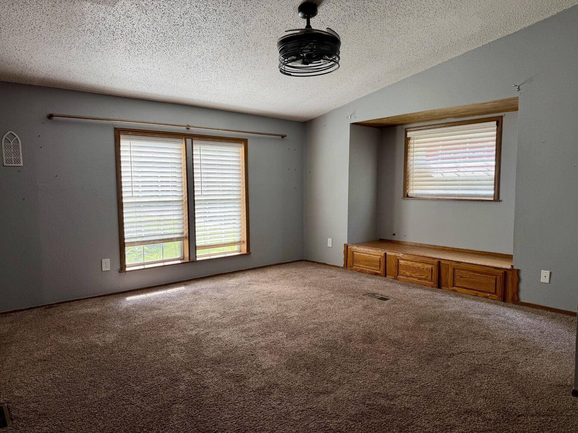 6036 Vermont Street, Merrillville, IN 46410 f89c8de4-be41-449b-b9ad-a2594353b0b0