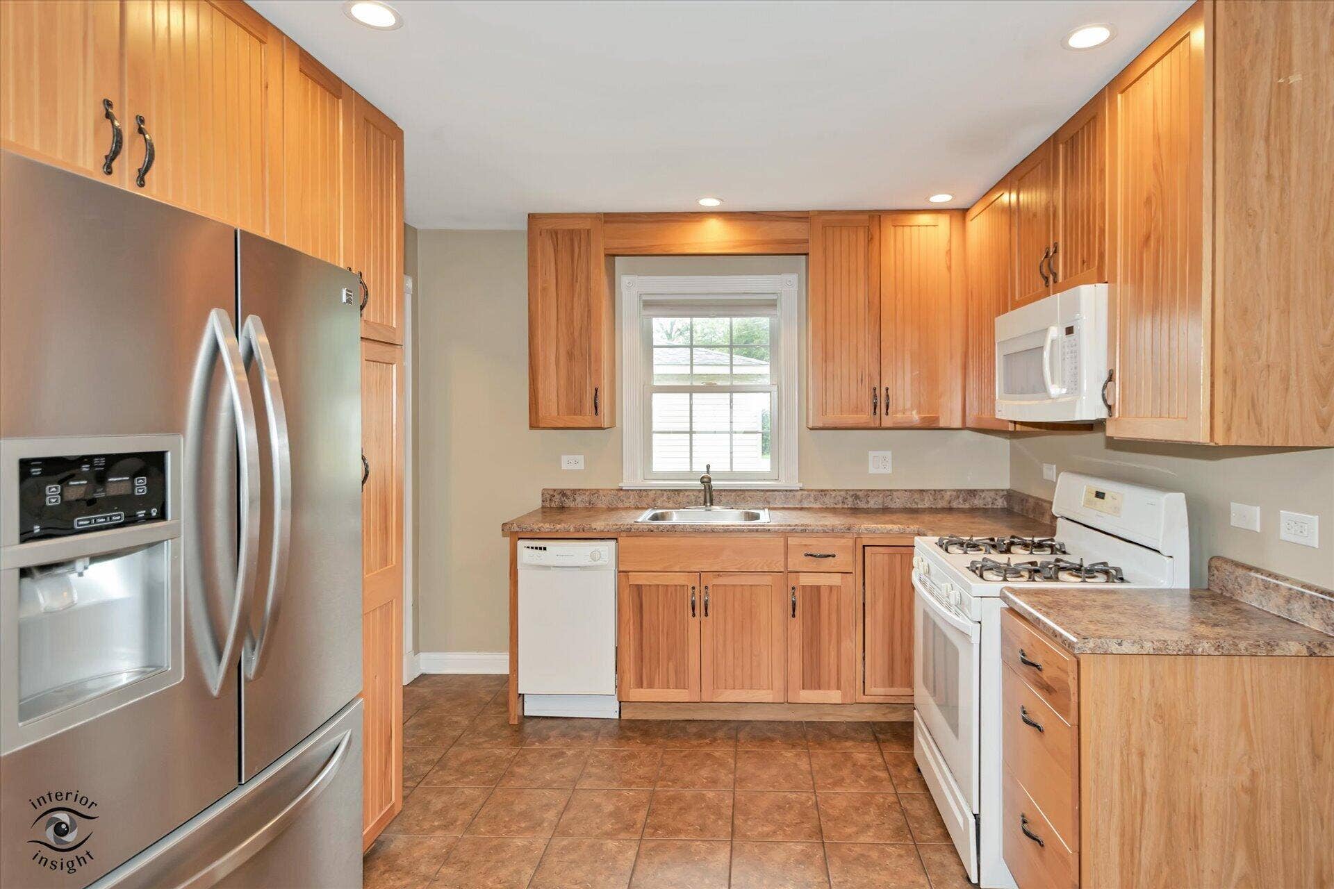 243 Cline Avenue, Griffith, IN 46319 09-Kitchen