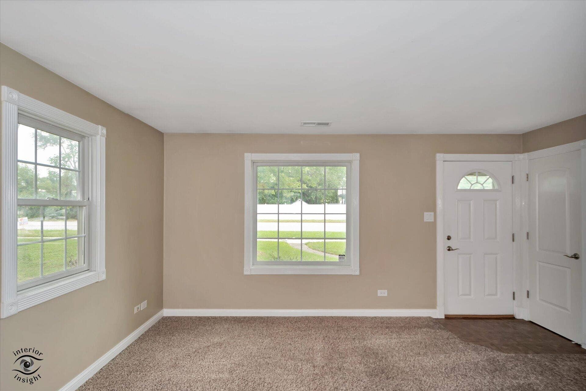 243 Cline Avenue, Griffith, IN 46319 04-Living Room