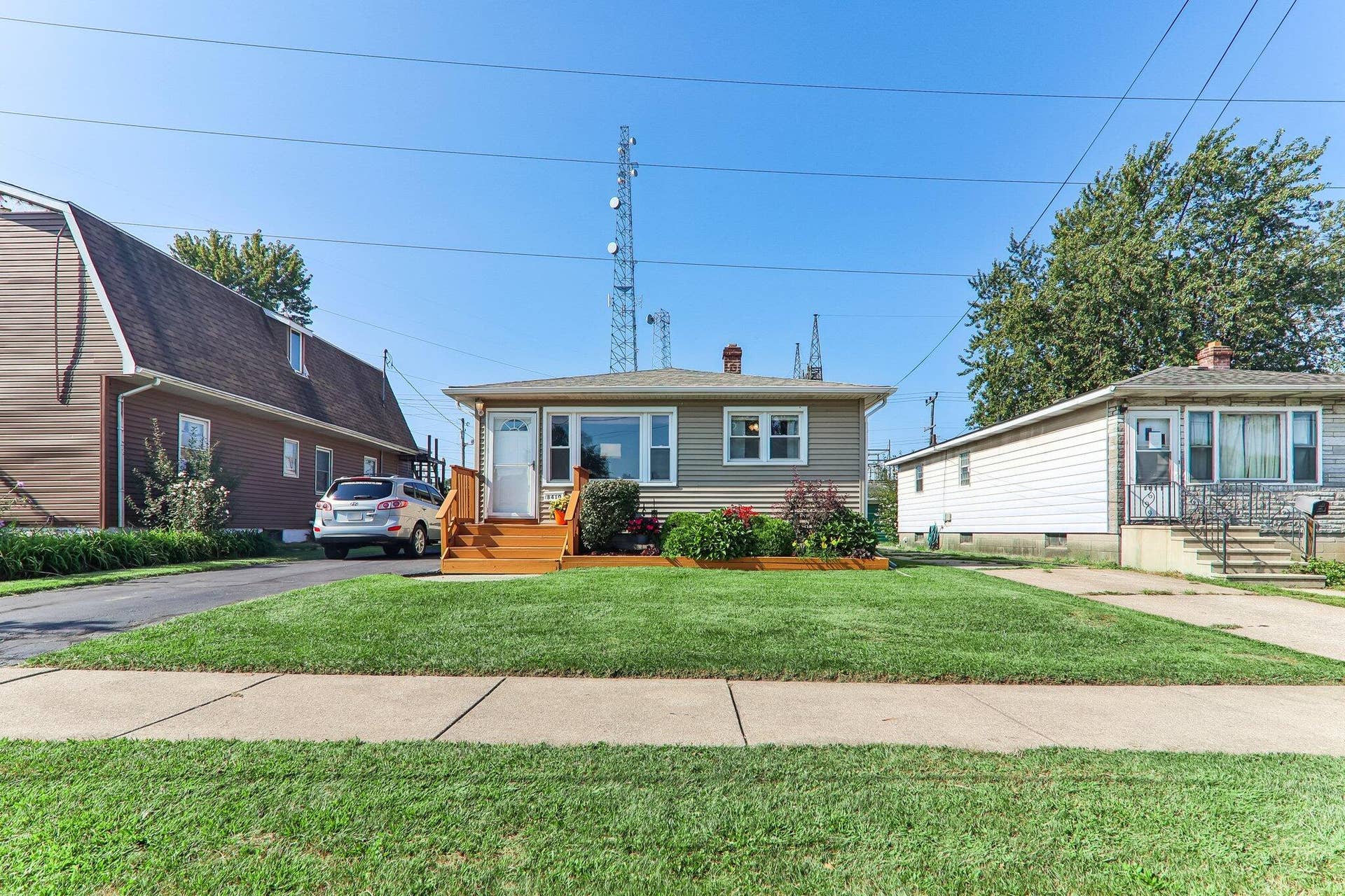 8410 Gordon Drive, Highland, IN 46322 3-web-or-mls-Gordon Dr-S1409-004