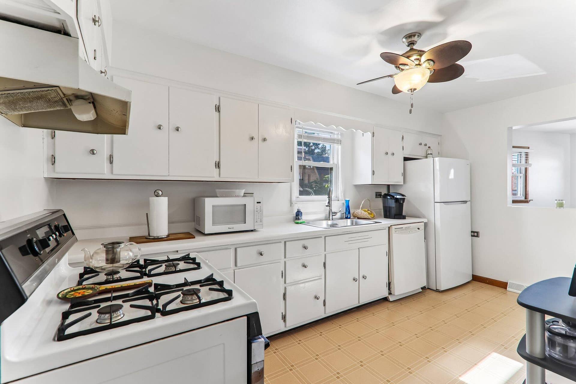 8410 Gordon Drive, Highland, IN 46322 8-web-or-mls-Gordon Dr-S1409-009