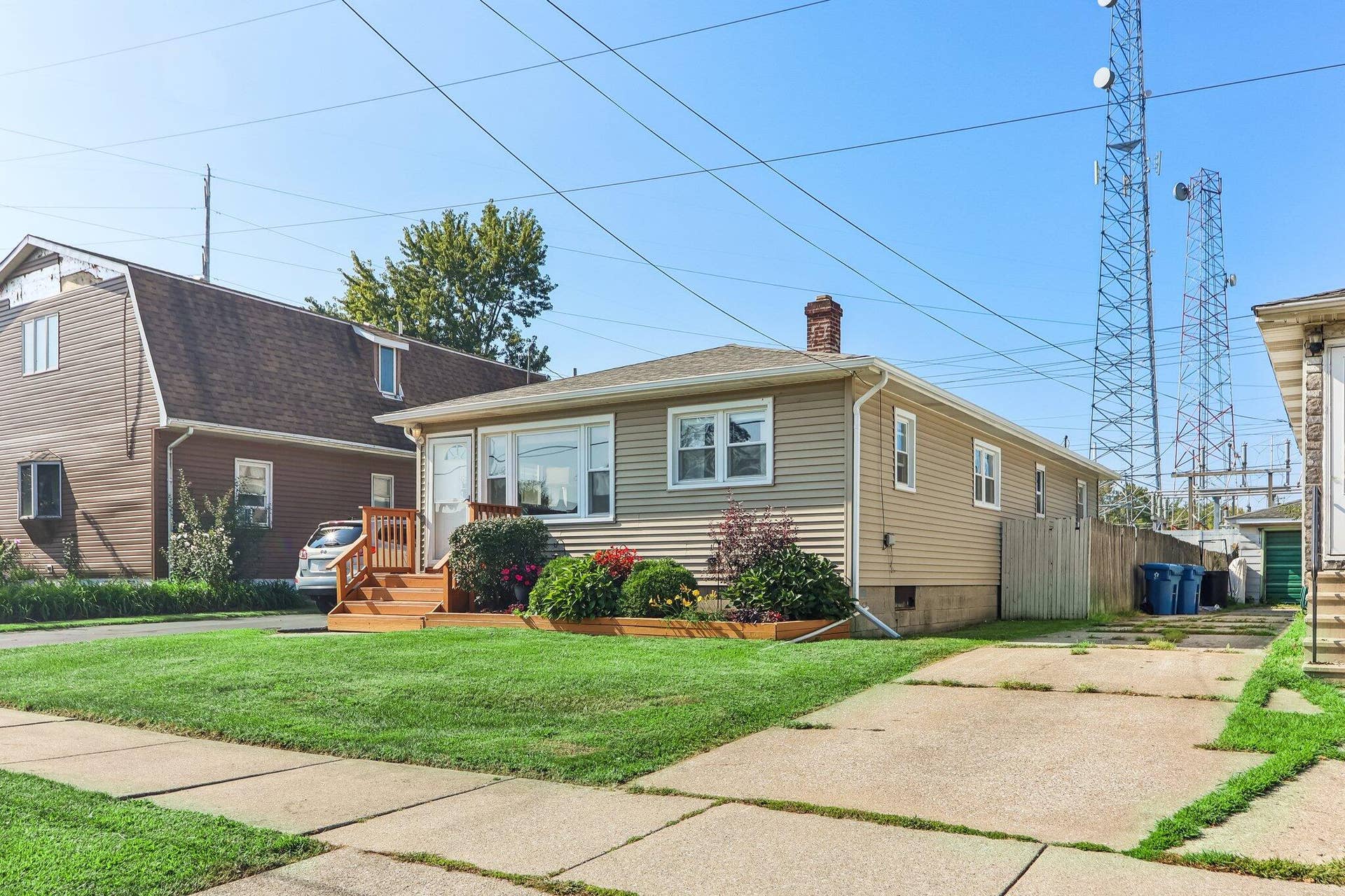 8410 Gordon Drive, Highland, IN 46322 2-web-or-mls-Gordon Dr-S1409-003