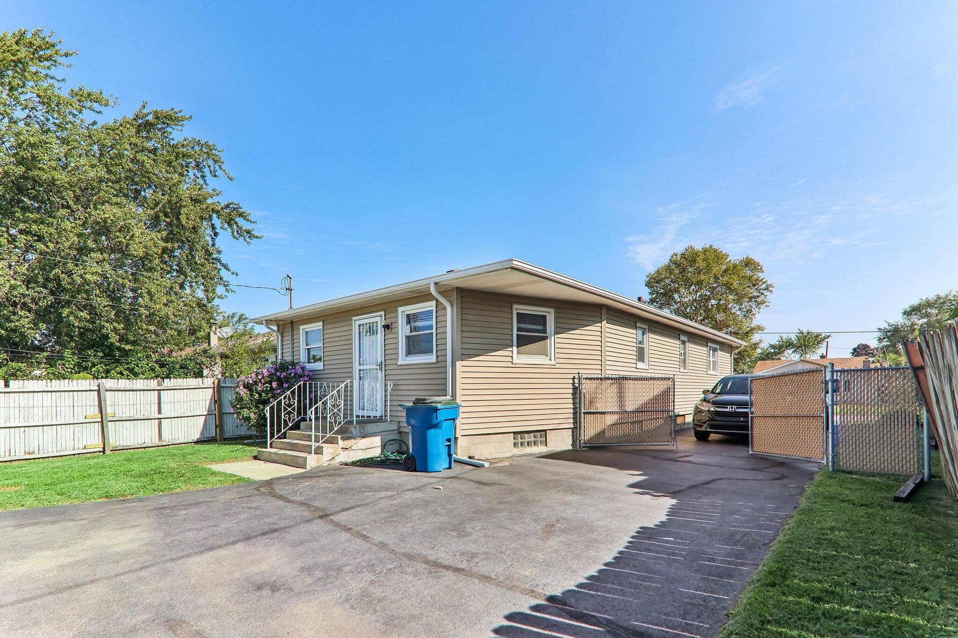 8410 Gordon Drive, Highland, IN 46322 28-web-or-mls-Gordon Dr-S1409-031