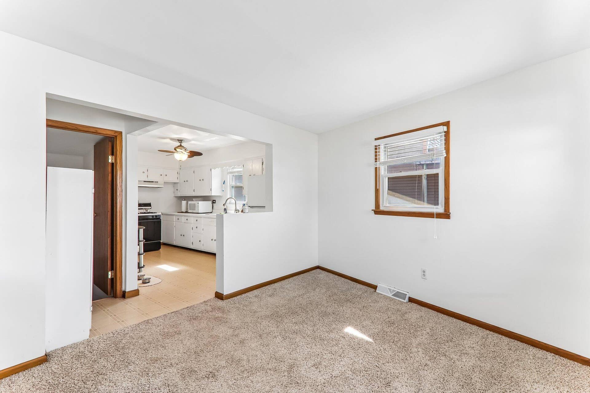 8410 Gordon Drive, Highland, IN 46322 7-web-or-mls-Gordon Dr-S1409-008