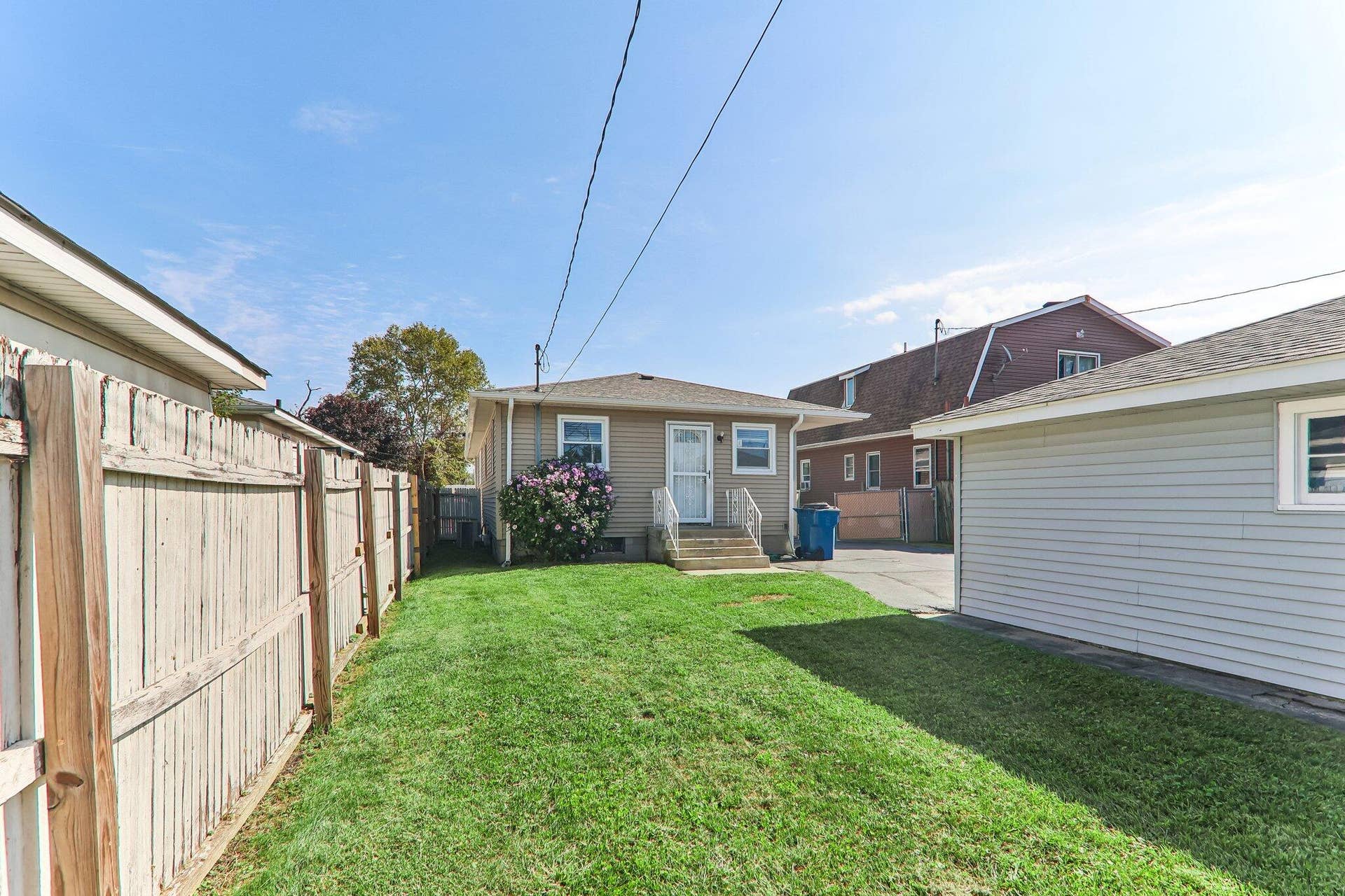 8410 Gordon Drive, Highland, IN 46322 30-web-or-mls-Gordon Dr-S1409-033
