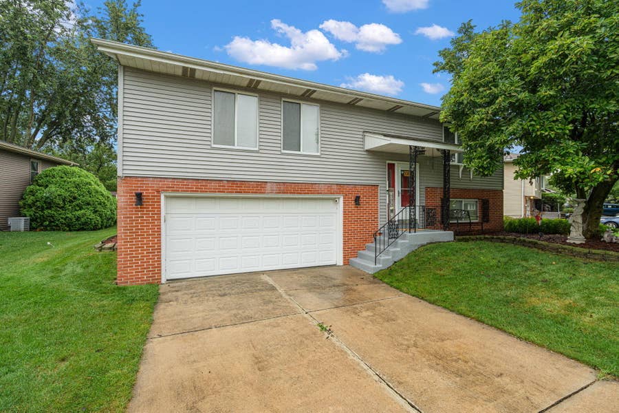 Property photo for 3081 Parkwood Place, Crown Point, IN