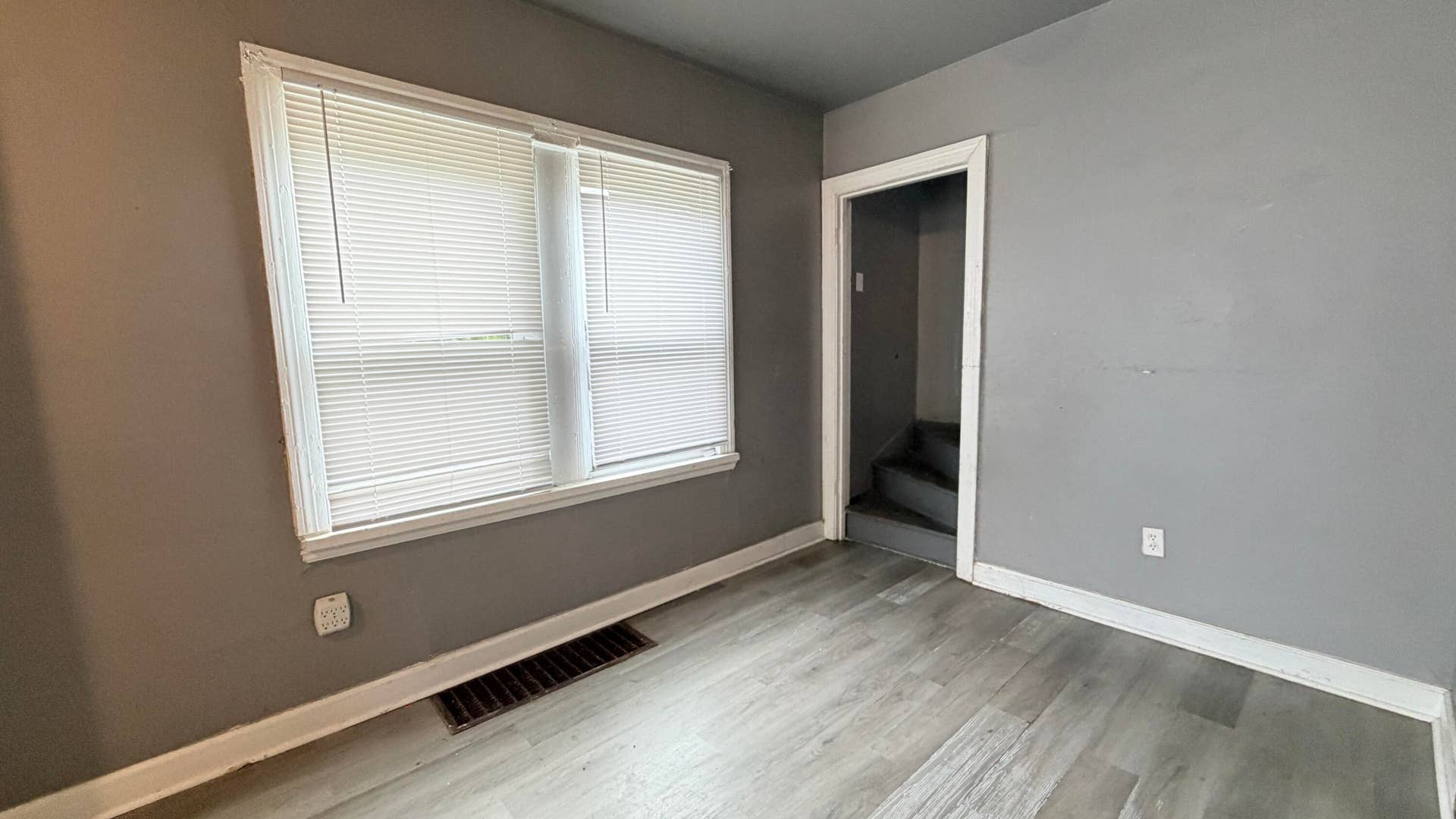 318 Hamilton Street, Gary, IN 46403 dining room