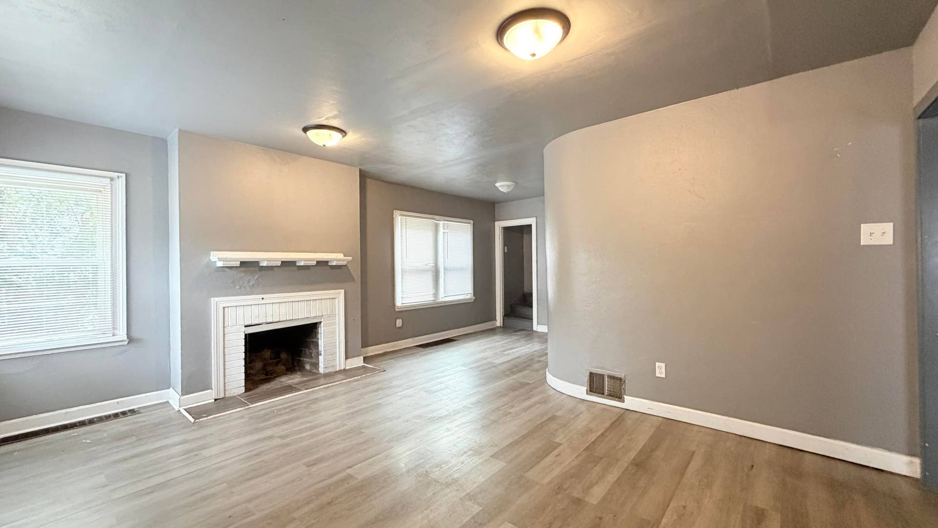 318 Hamilton Street, Gary, IN 46403 living room