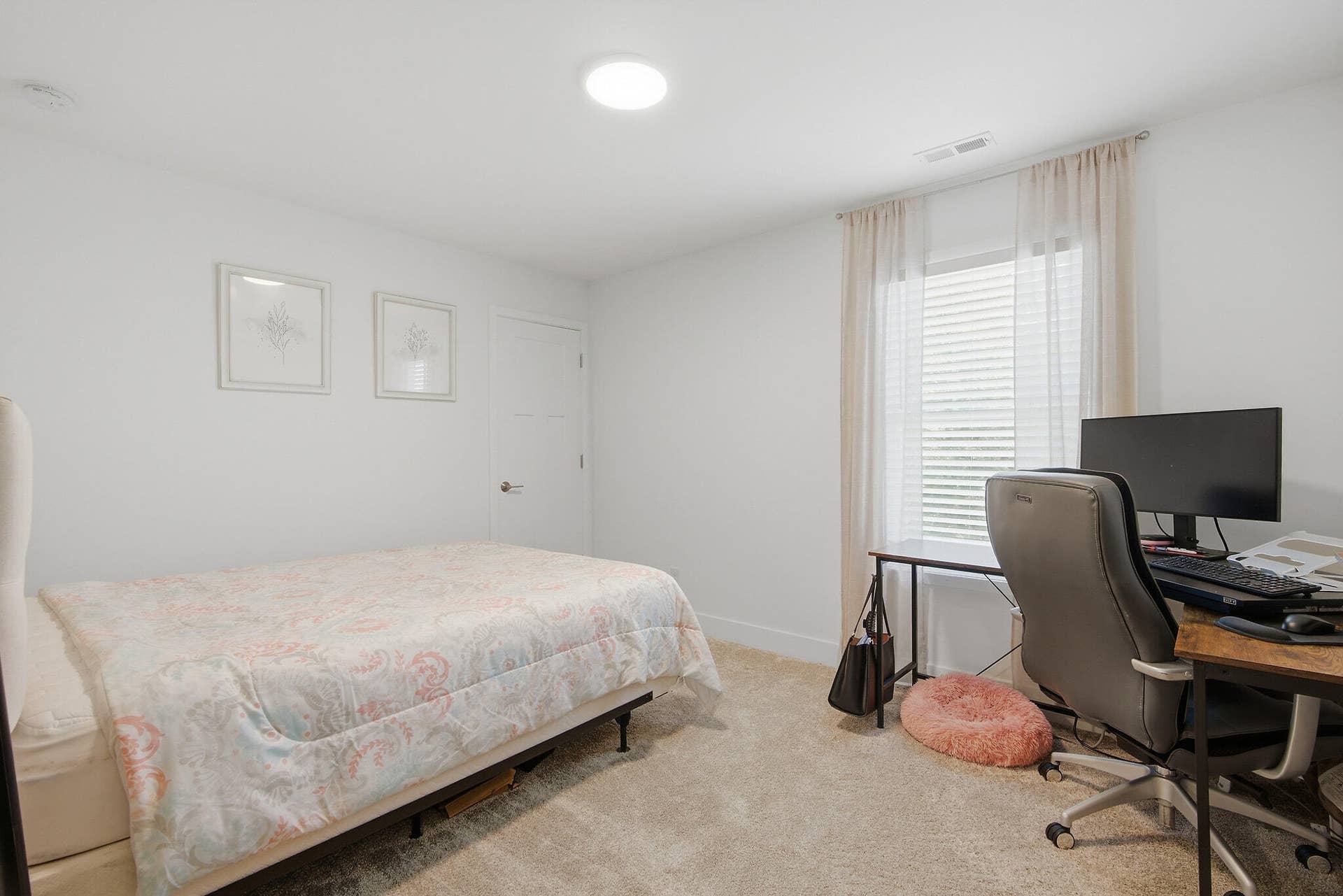 027_Bedroom