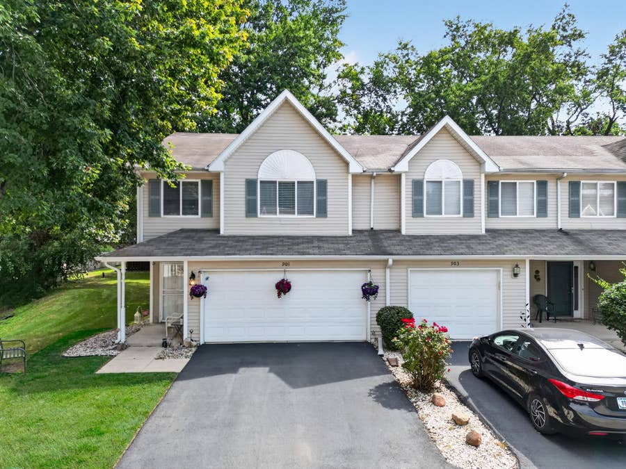 Property photo for 901 Beacon Drive, Hobart, IN