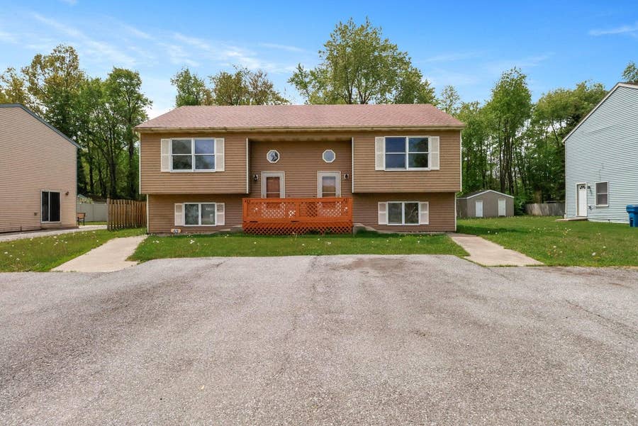 Property photo for 429-431 Woodlawn Avenue, Chesterton, IN