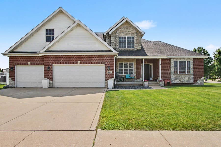 Property photo for 5911 Wildrose Lane, Schererville, IN