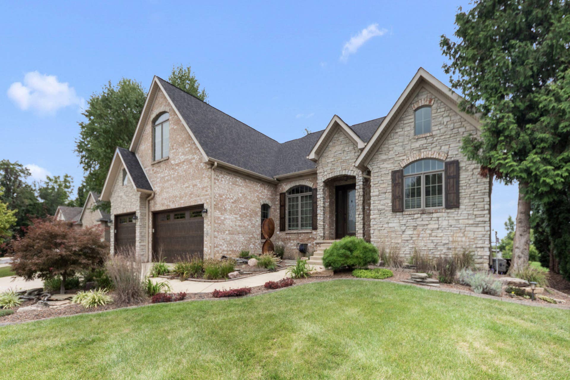 95 Scotscraig Drive, Valparaiso, IN 46385 2-web-or-mls-DDP_0317