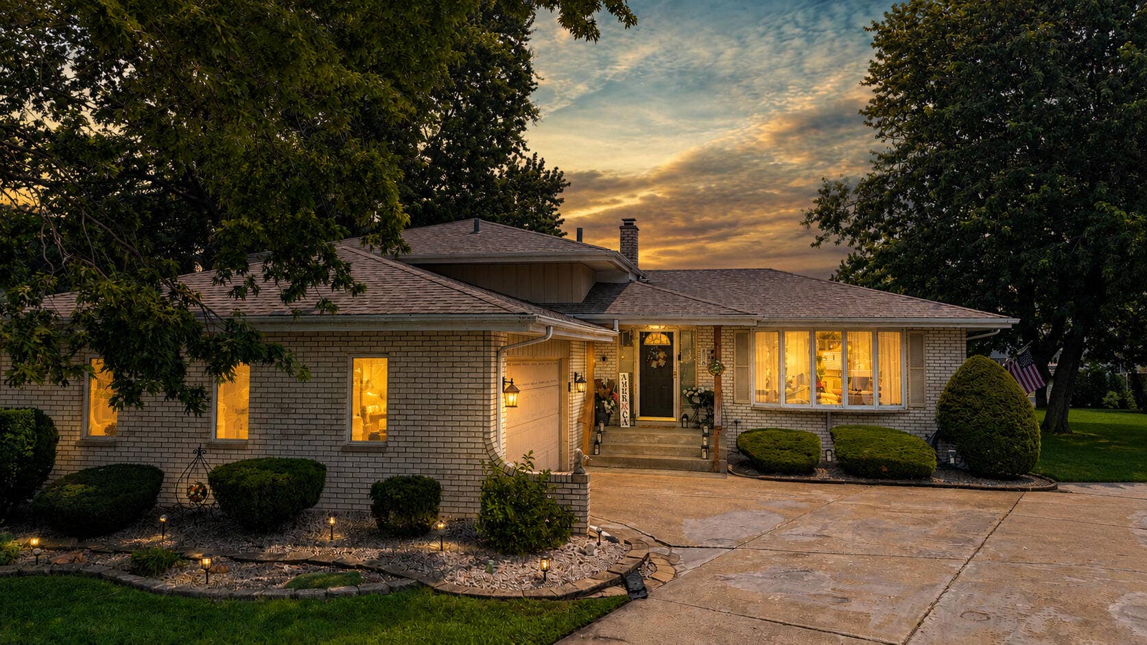 526 Cedar Court, Munster, IN 46321 front at dusk