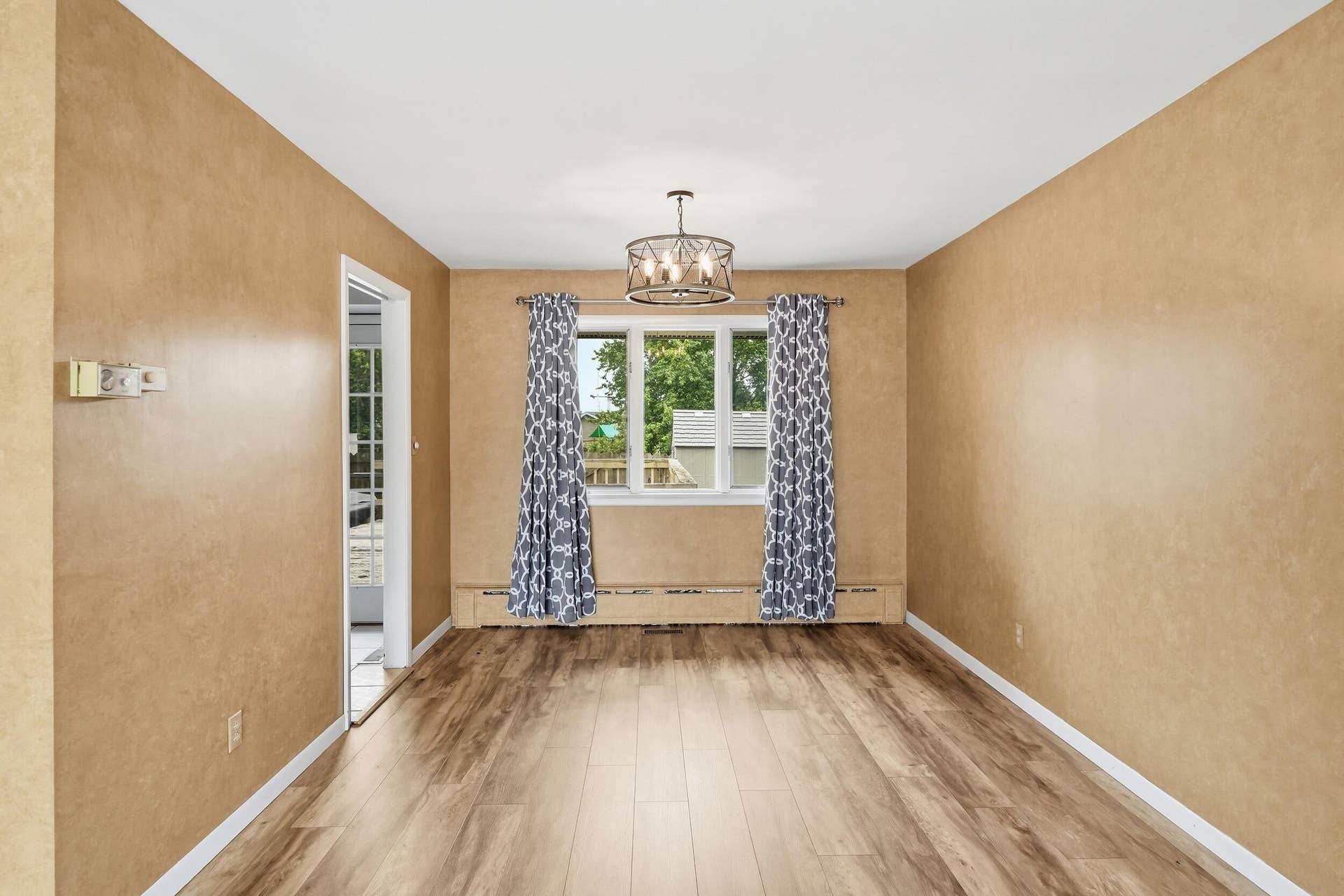 526 Cedar Court, Munster, IN 46321 dining room