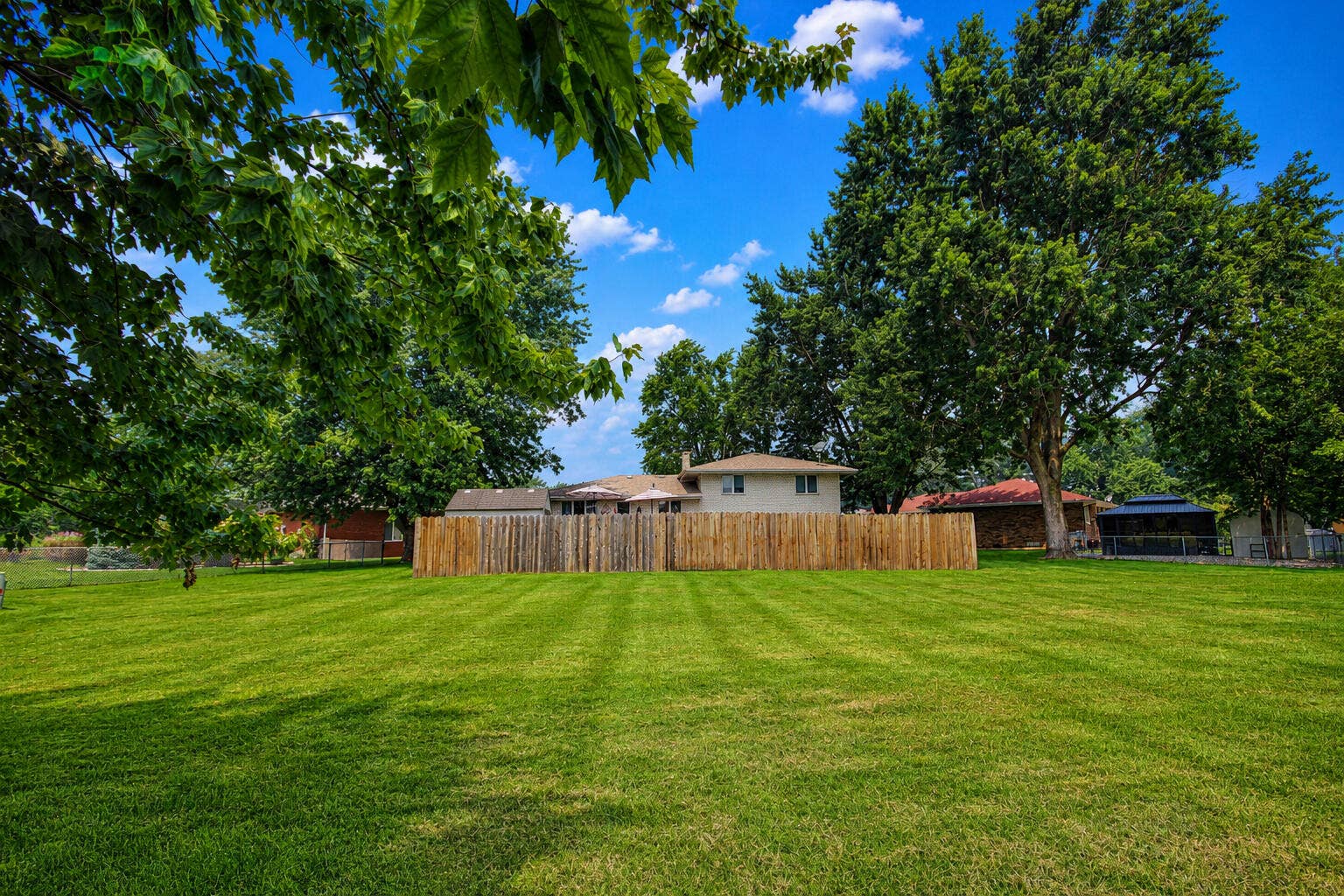 526 Cedar Court, Munster, IN 46321 back outside of fence 2