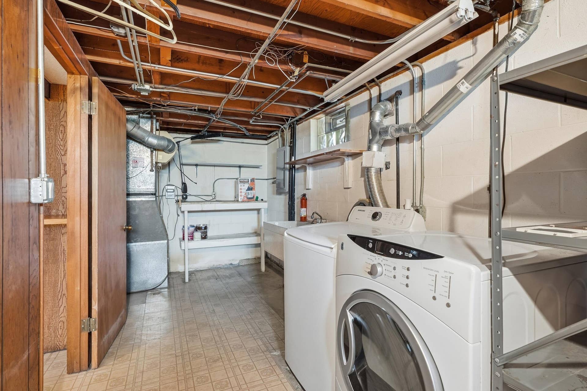526 Cedar Court, Munster, IN 46321 laundry room 2