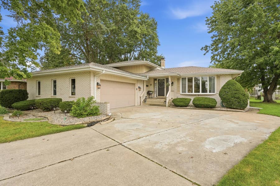 Property photo for 526 Cedar Court, Munster, IN