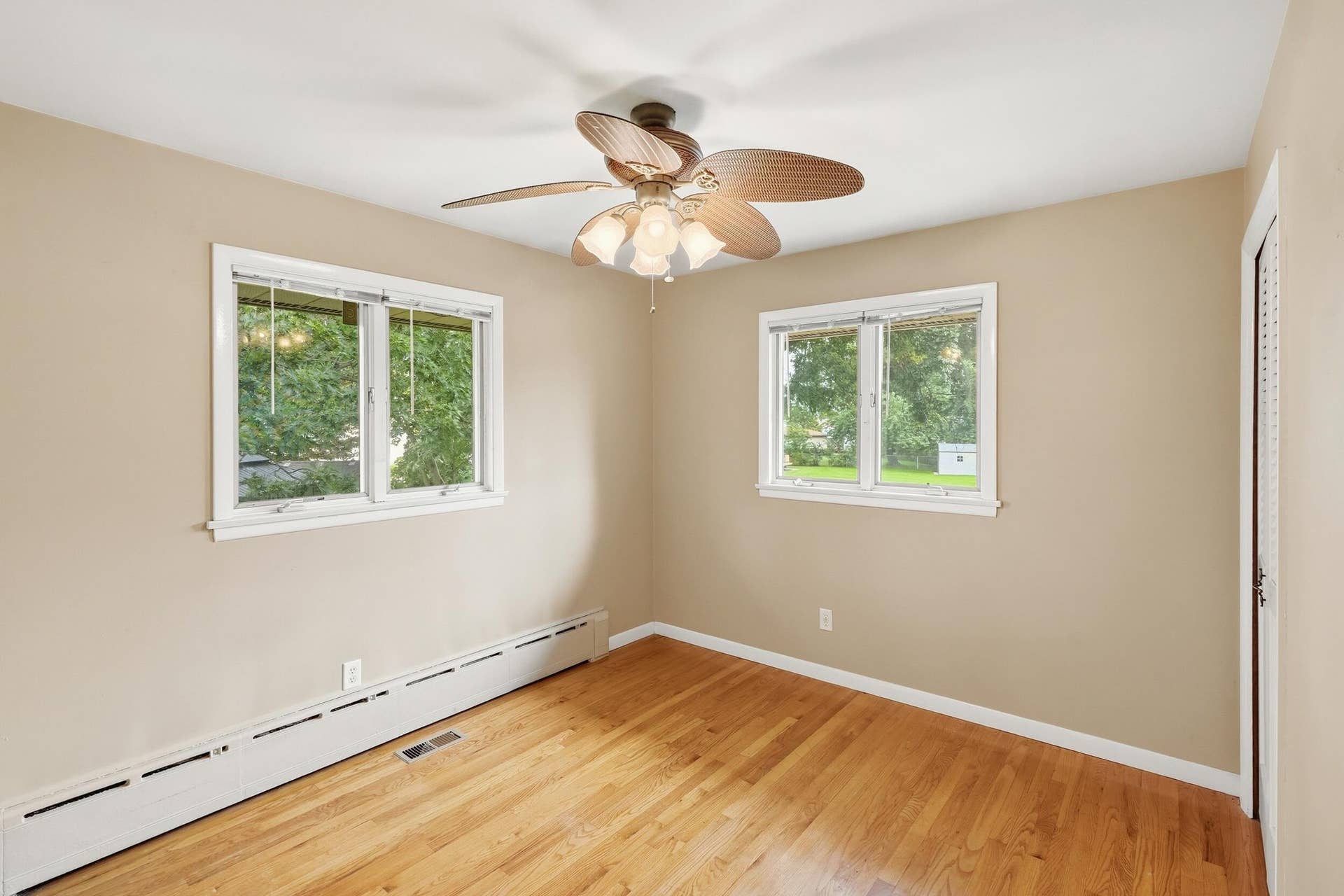 526 Cedar Court, Munster, IN 46321 bedroom 3