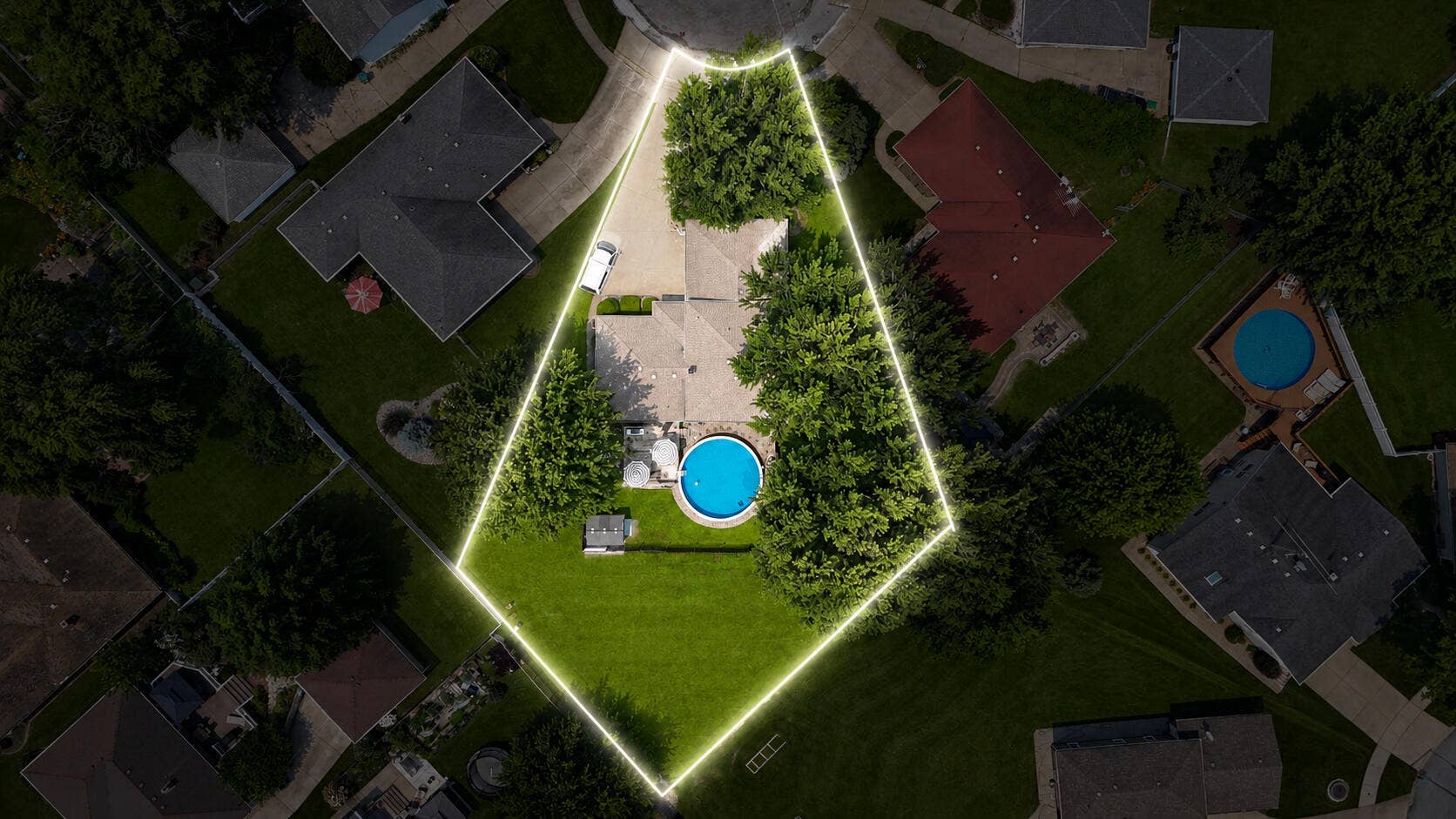 526 Cedar Court, Munster, IN 46321 aerial of property lines