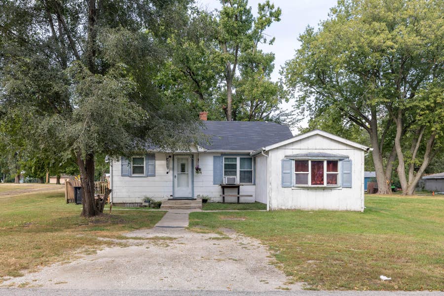Property photo for 412 Lincoln Street, Morocco, IN