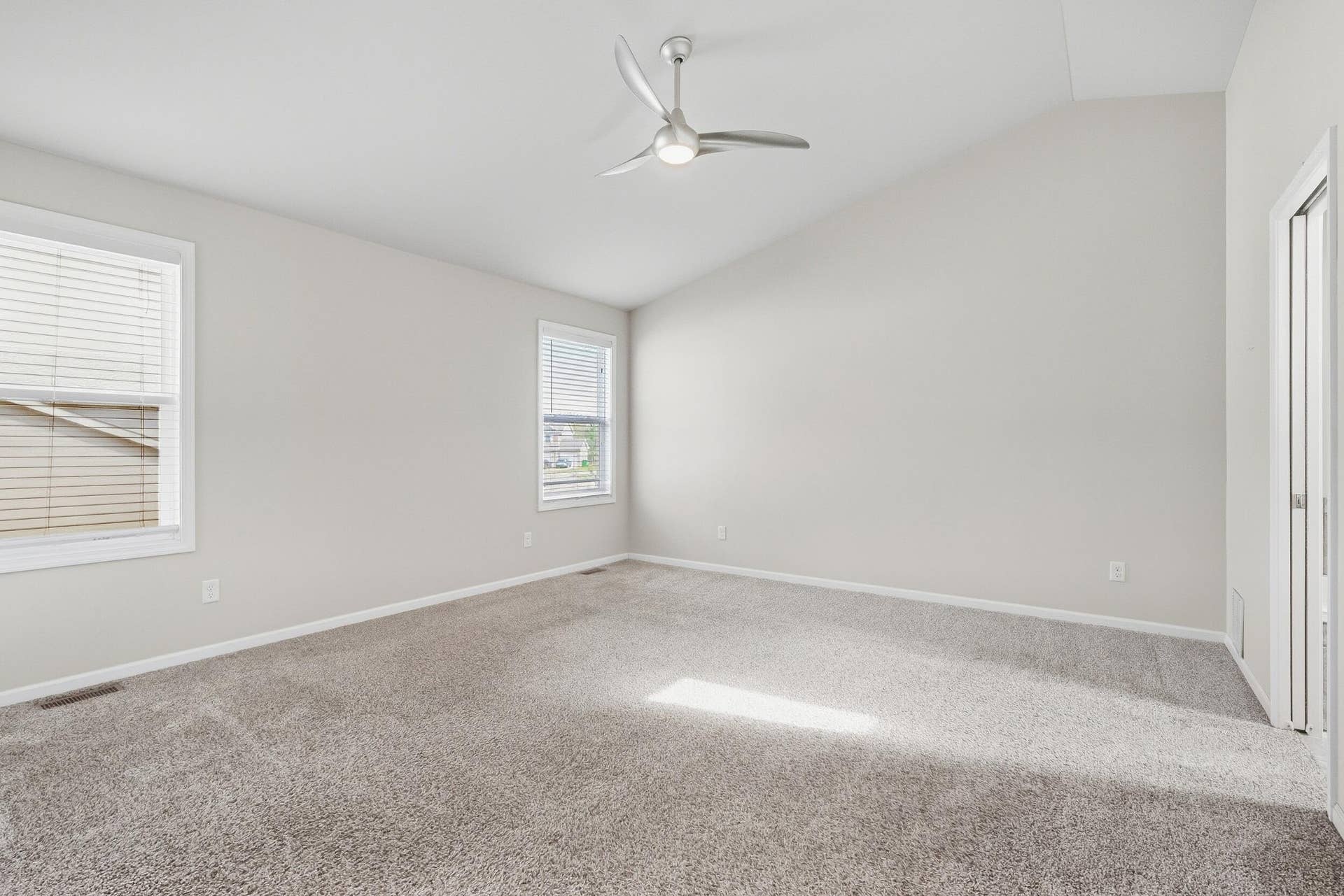 6828 Wallace Street, Merrillville, IN 46410 dsc01563