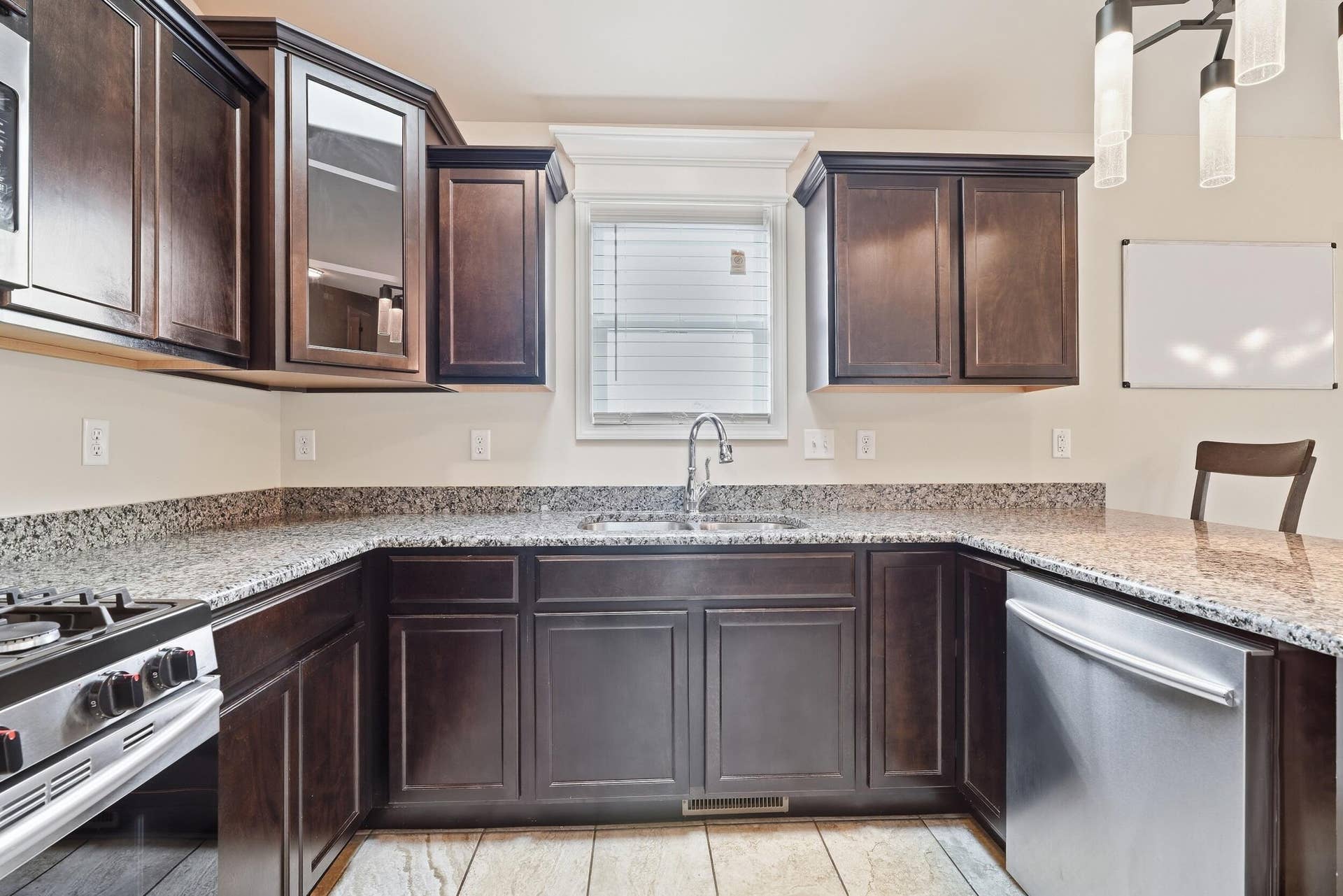 6828 Wallace Street, Merrillville, IN 46410 dsc01408