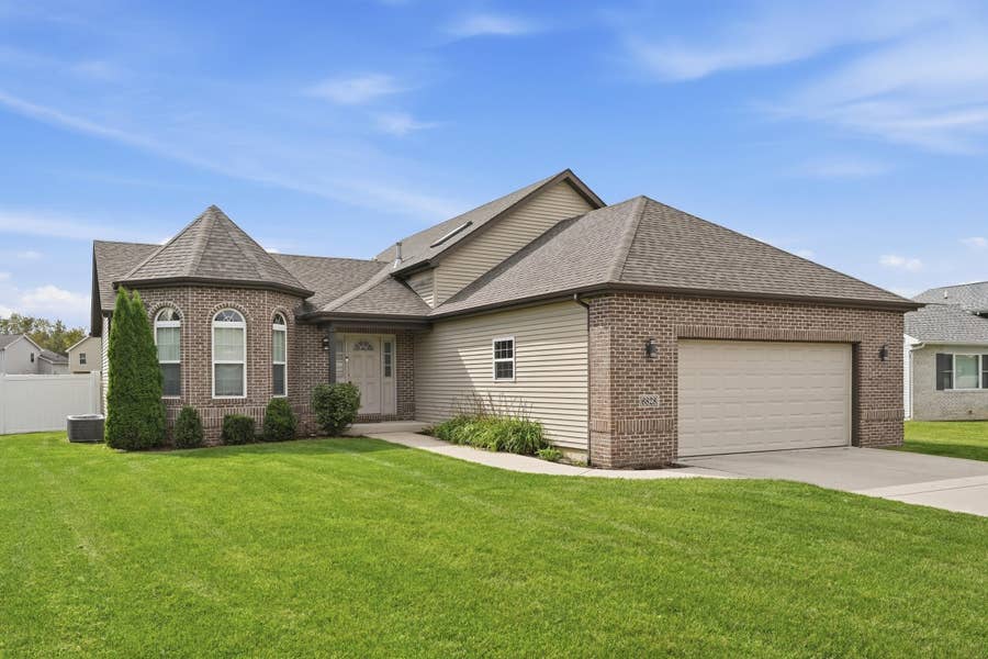 Property photo for 6828 Wallace Street, Merrillville, IN