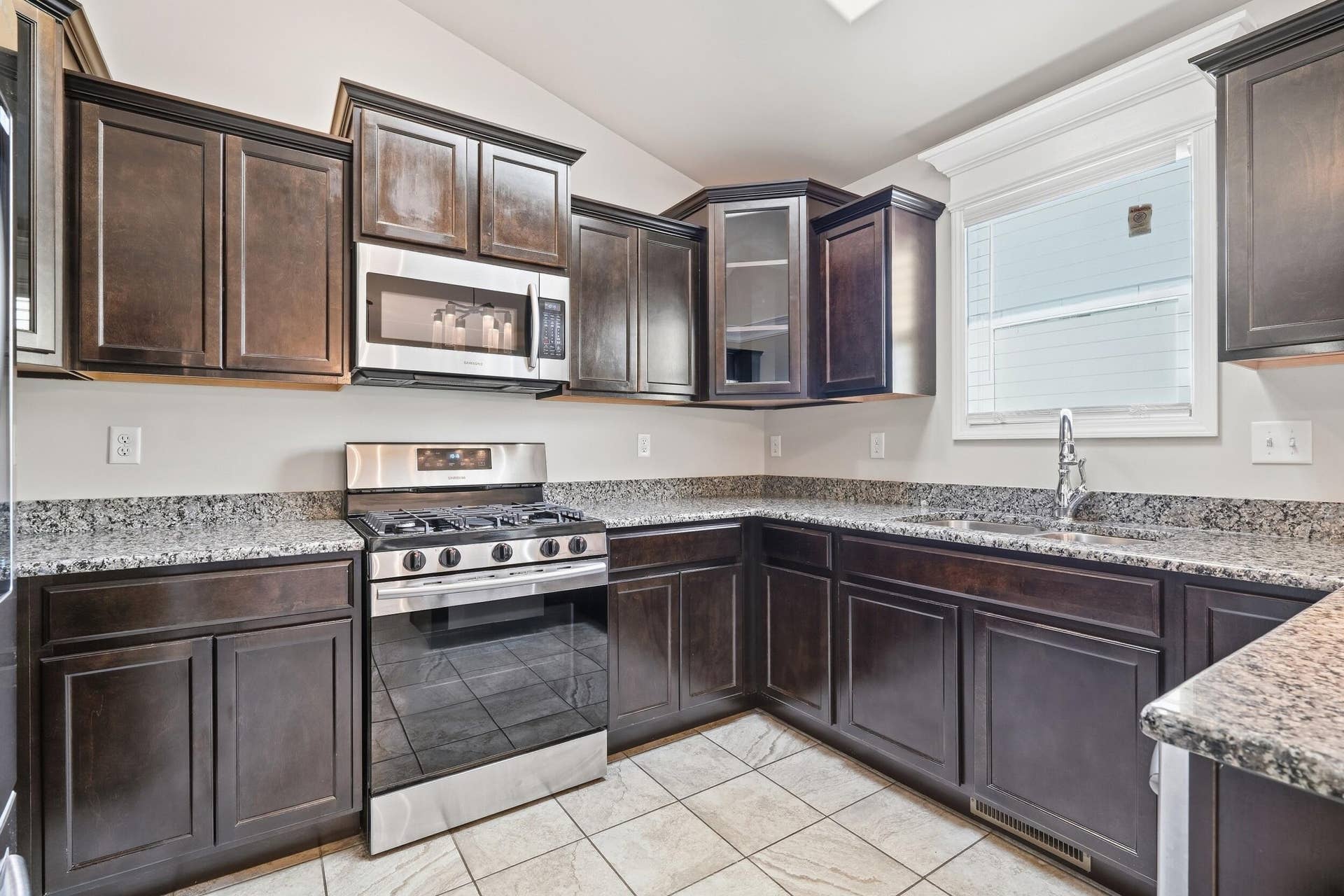 6828 Wallace Street, Merrillville, IN 46410 dsc01403