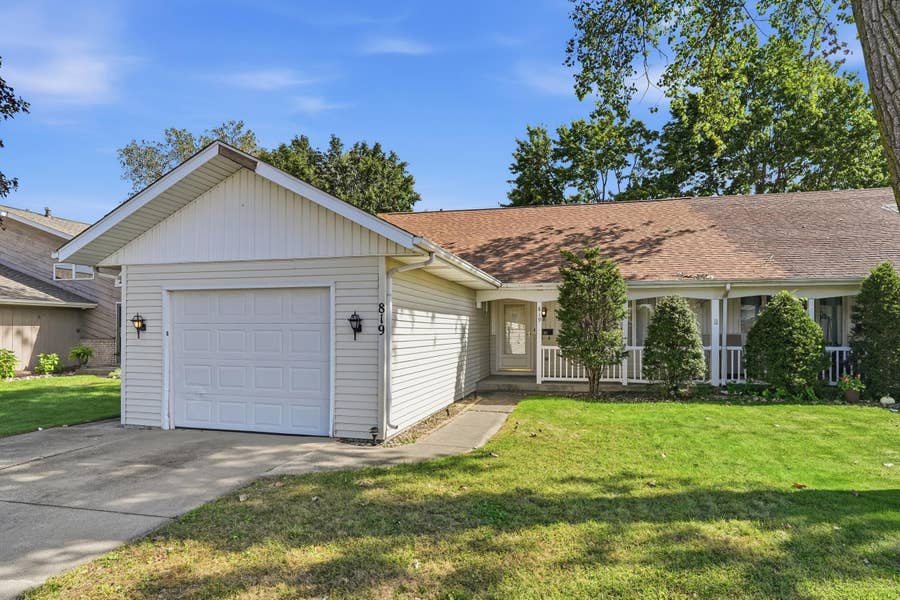 Property photo for 819 Wiggs Street, Griffith, IN