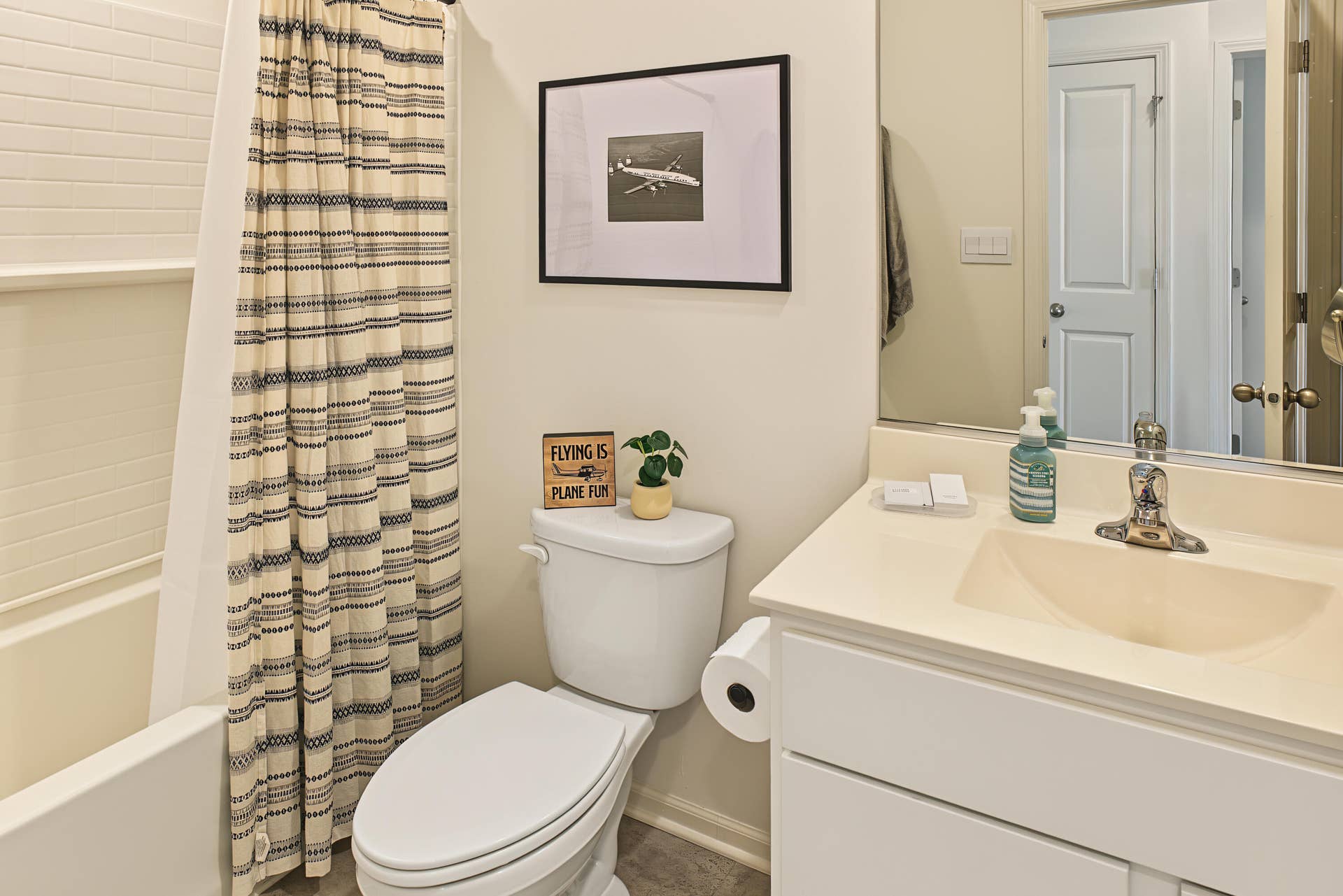 Blake - Upstairs Bathroom
