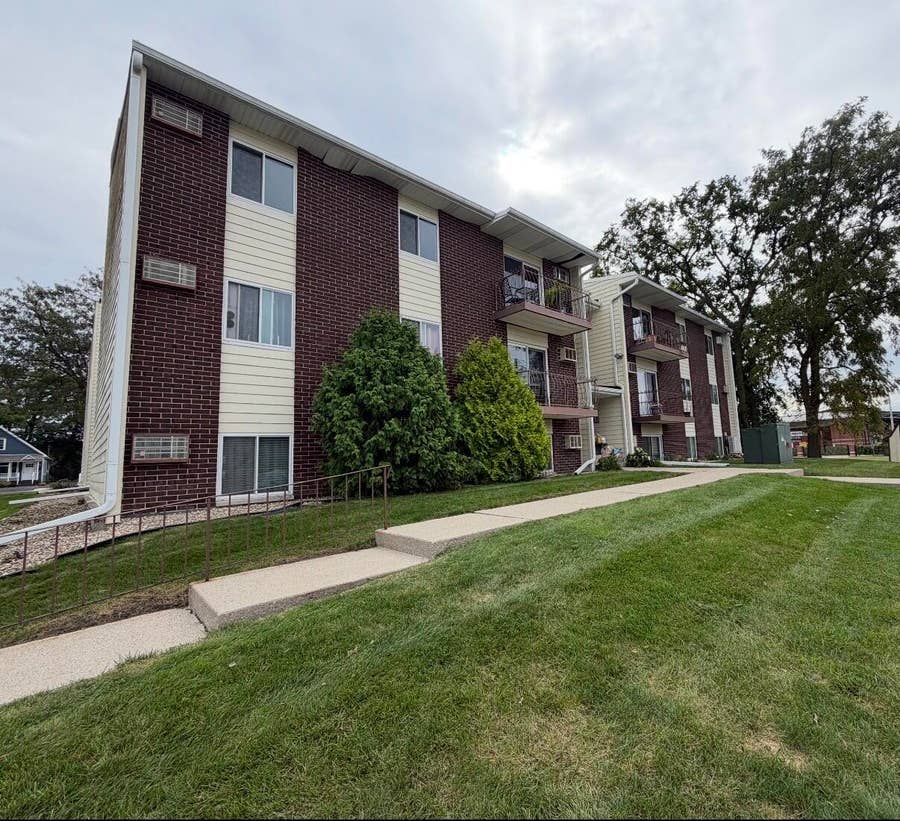 Property photo for 121 West Street, #16, Crown Point, IN