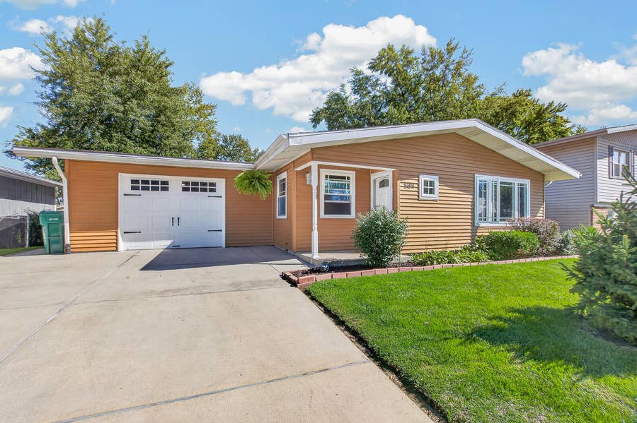 Property photo for 541 Raven Road, Valparaiso, IN