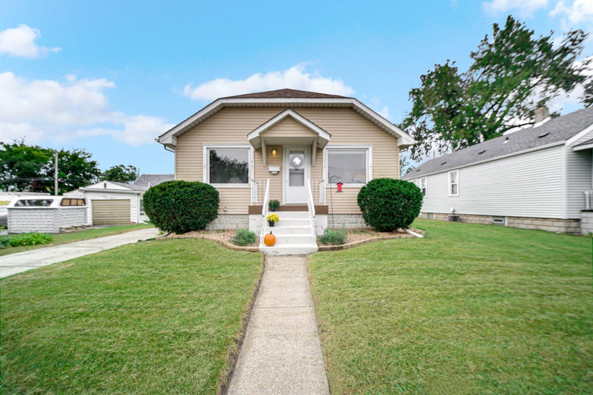 3446 Highway Avenue, Highland, IN 46322 -