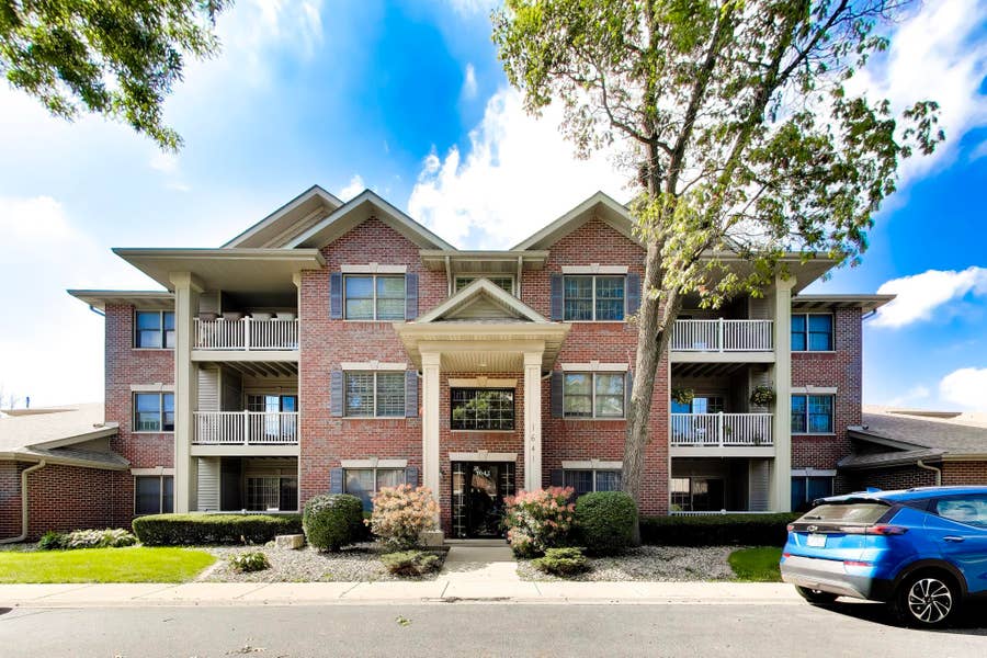 Property photo for 1641 White Oak Avenue, #2c, Munster, IN