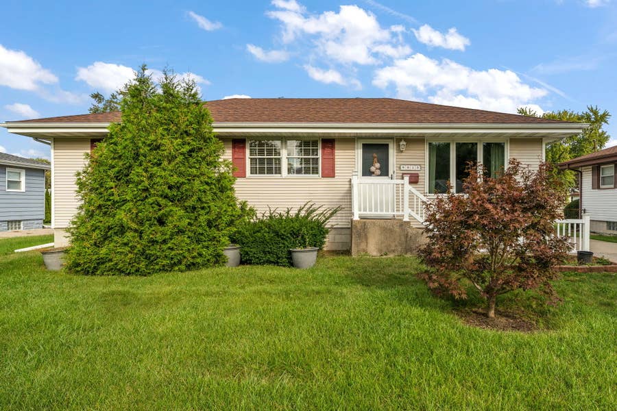 Property photo for 8013 Columbia Avenue, Munster, IN