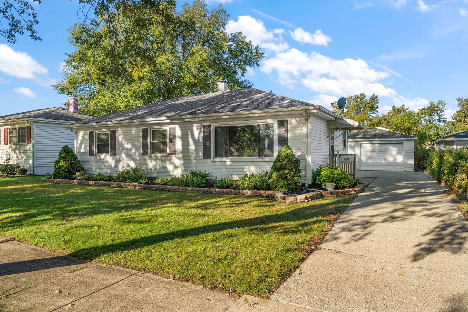 8208 Grace Place, Highland, IN 46322 2-web-or-mls-DSC00473