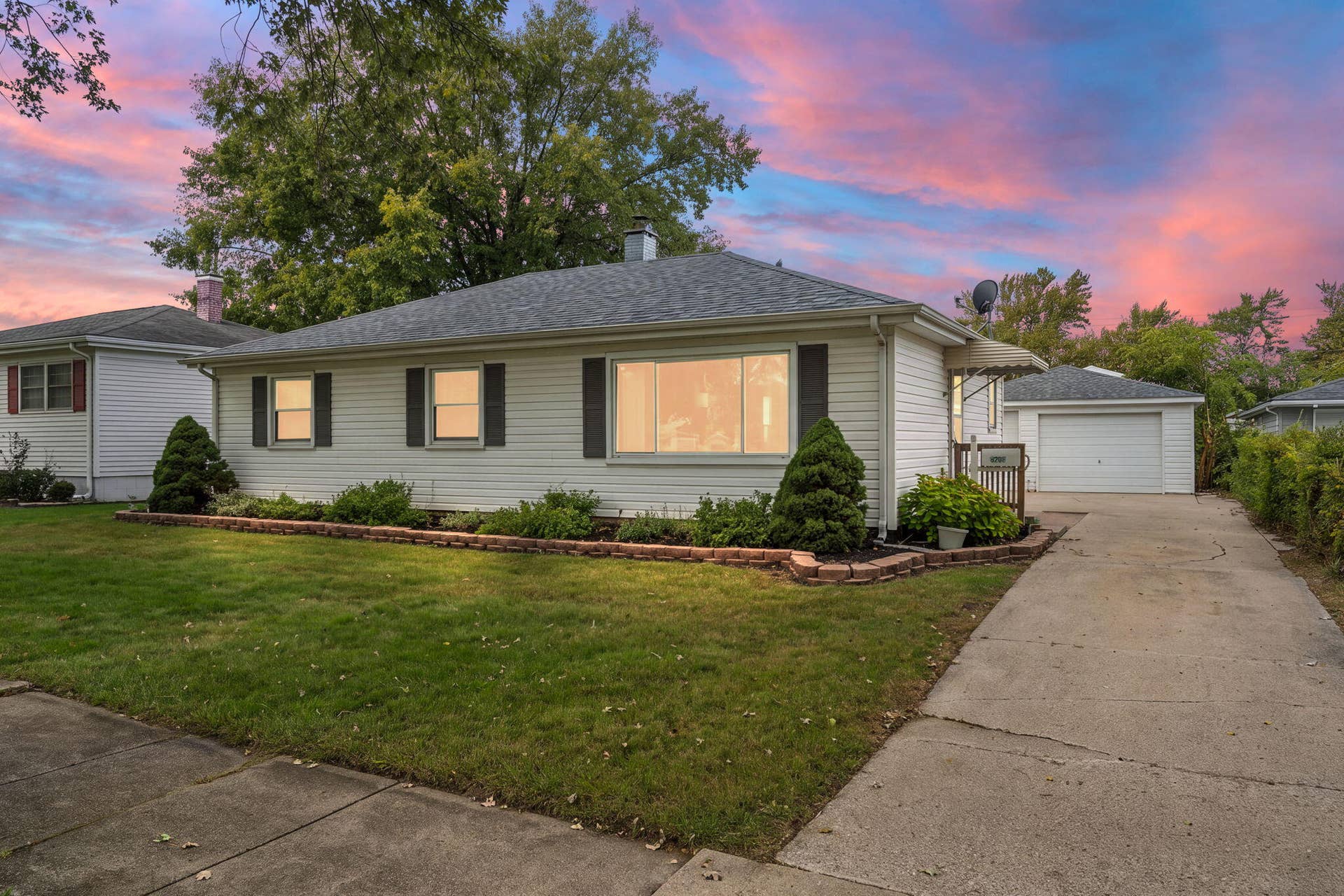 8208 Grace Place, Highland, IN 46322 1-web-or-mls-DSC00473 (2)