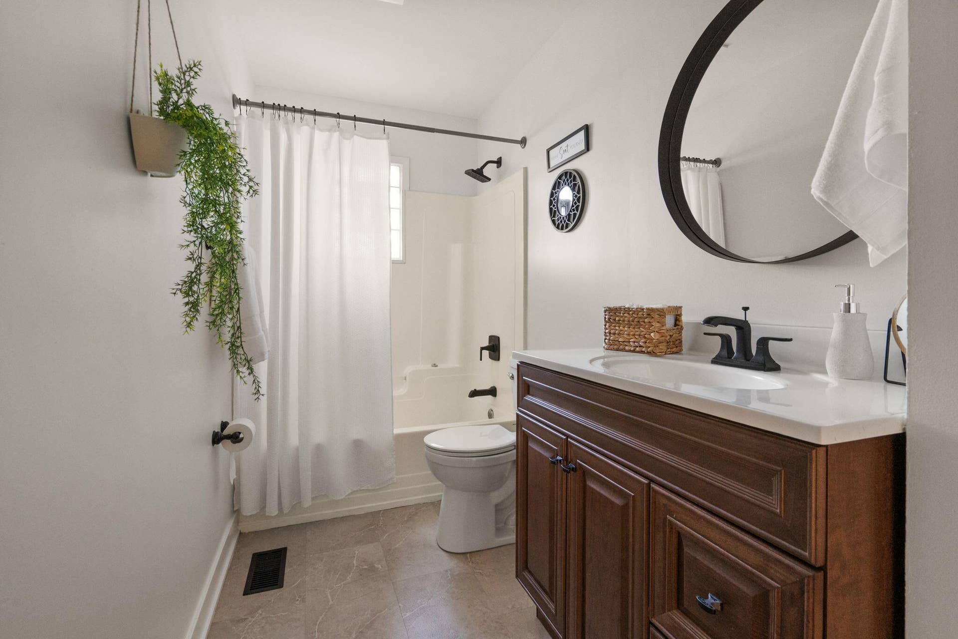 8208 Grace Place, Highland, IN 46322 13-web-or-mls-DSC00419