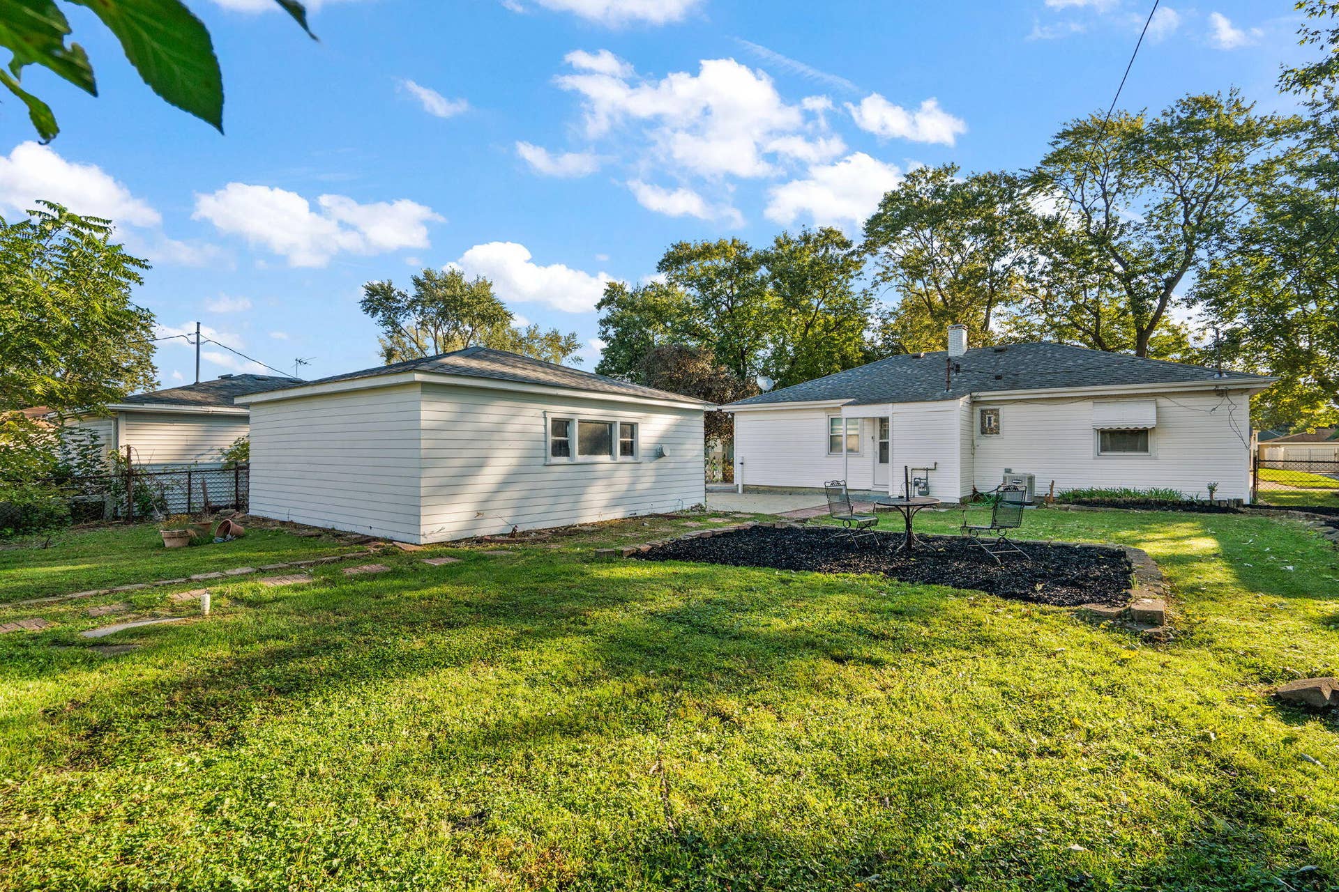 8208 Grace Place, Highland, IN 46322 21-web-or-mls-DSC00488