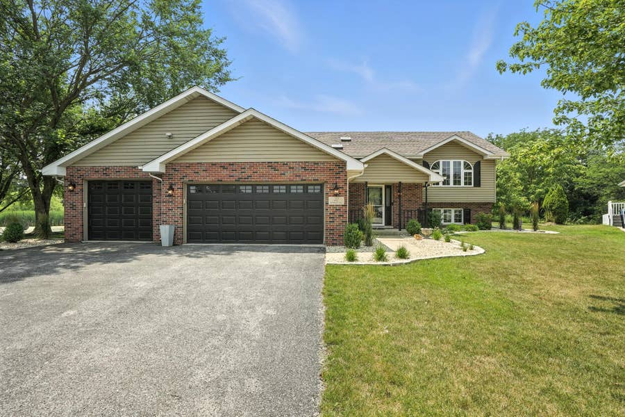Property photo for 22 Summerhill Drive, Dyer, IN