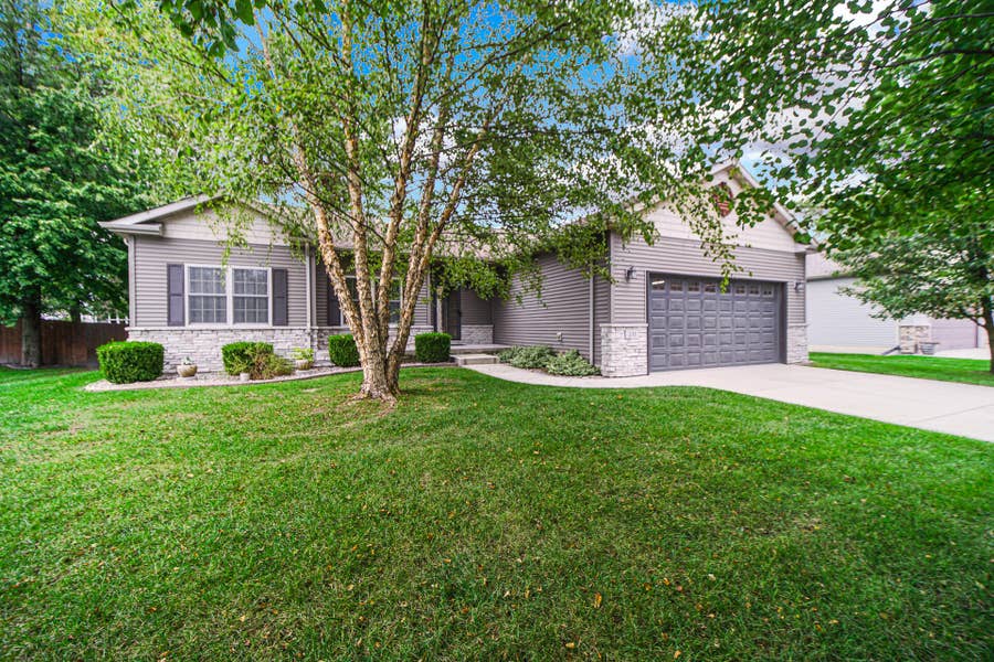 Property photo for 211 Trailcreek Drive, Chesterton, IN