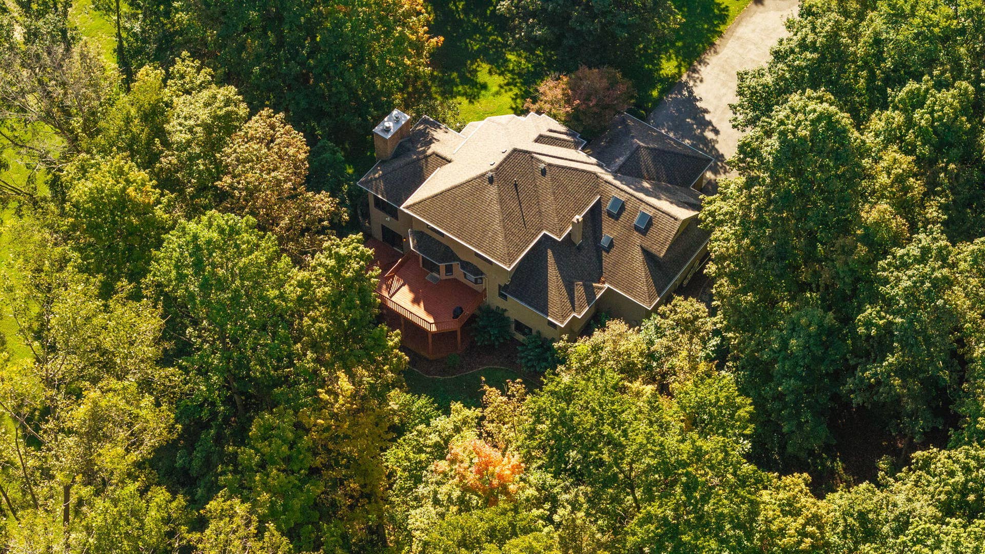 239 Crabapple Lane, Valparaiso, IN 46383 10-web-or-mls-DJI_20260928091054_0196_D