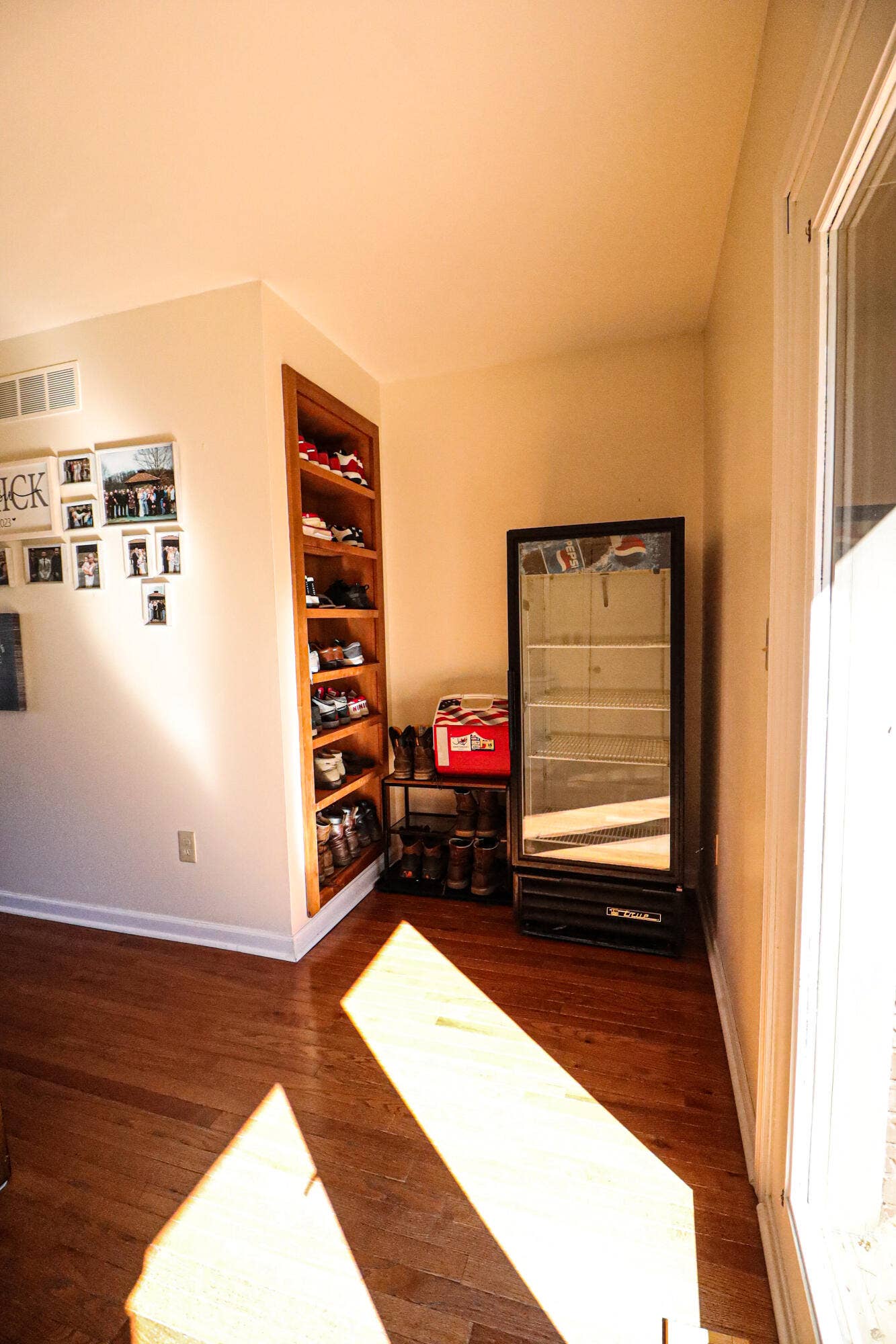 2408 Pepperidge Court, La Porte, IN 46350 0N8A4929