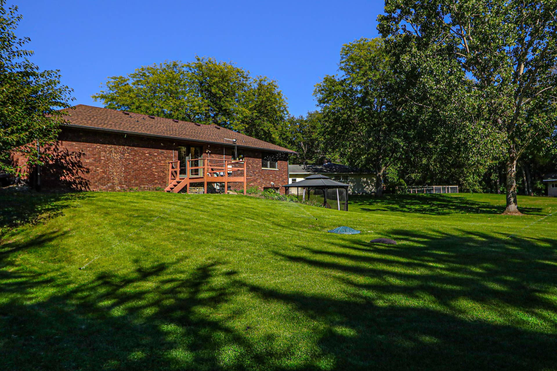 2408 Pepperidge Court, La Porte, IN 46350 0N8A4893