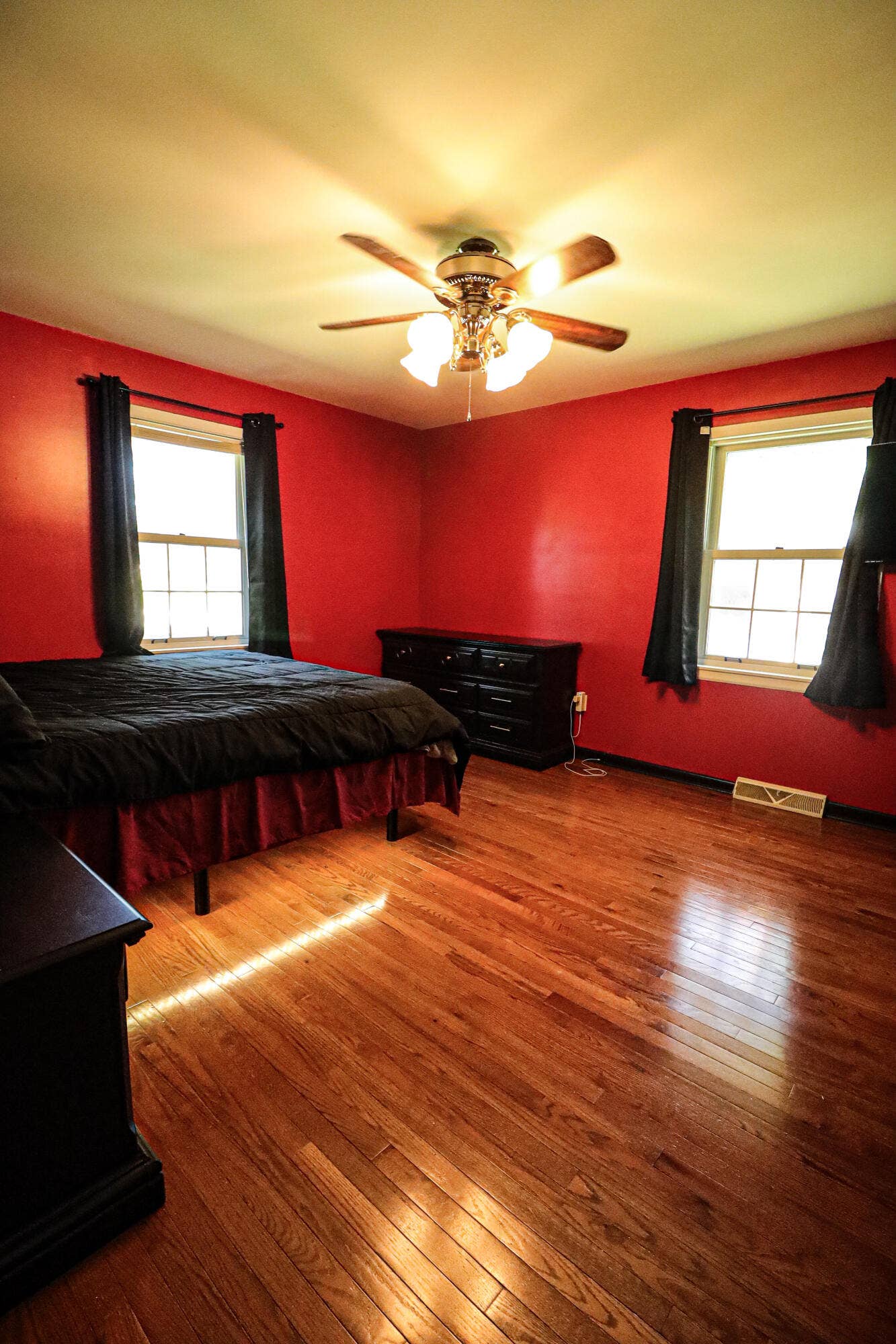 2408 Pepperidge Court, La Porte, IN 46350 0N8A4926