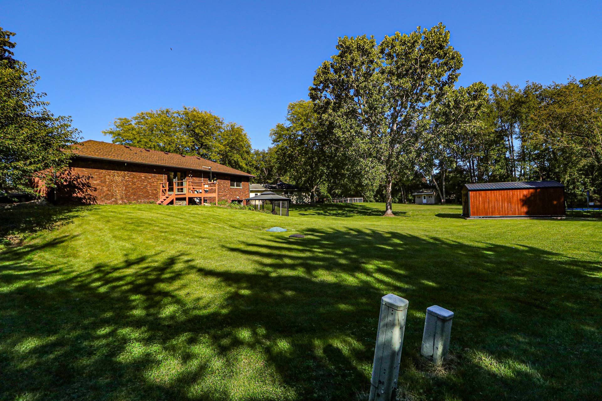 2408 Pepperidge Court, La Porte, IN 46350 0N8A4892