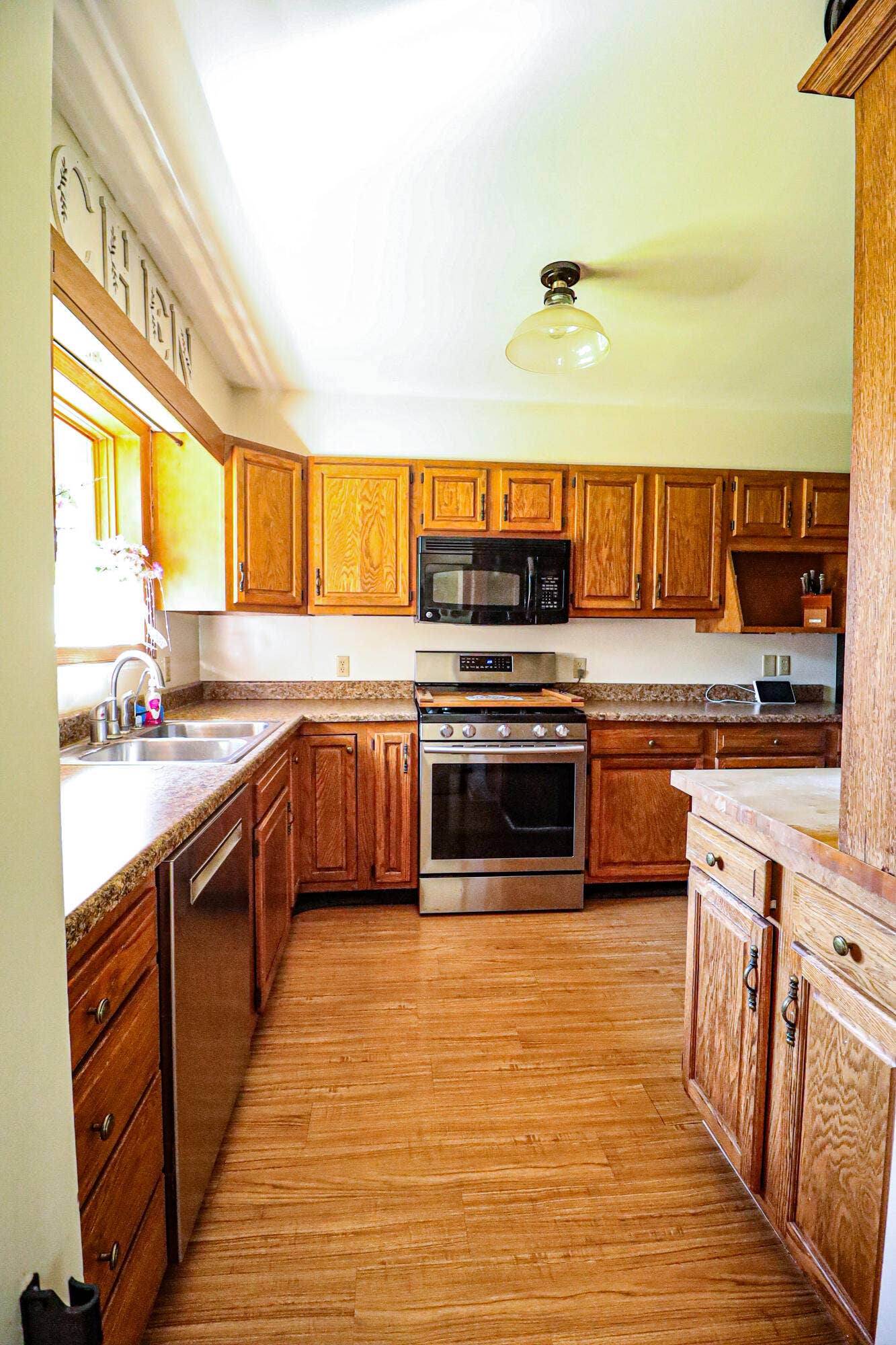 2408 Pepperidge Court, La Porte, IN 46350 0N8A4900