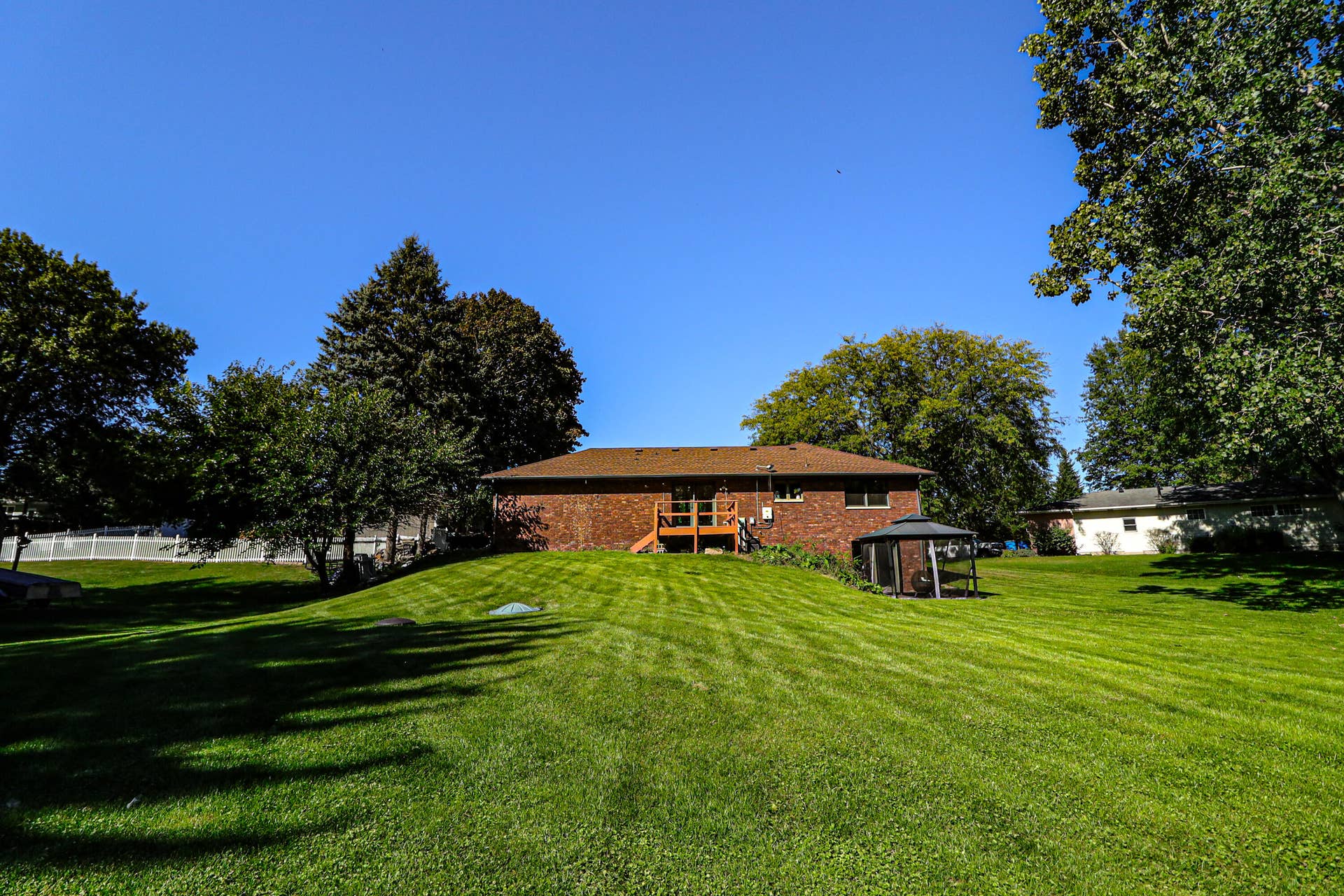2408 Pepperidge Court, La Porte, IN 46350 0N8A4889
